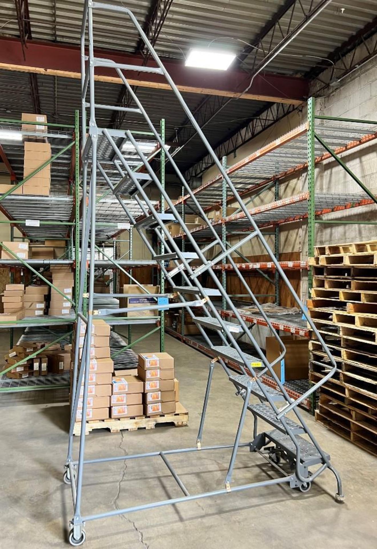 Tri-Arc (10) Step Rolling Warehouse Ladder, 450 Pound Capacity. - Image 2 of 3