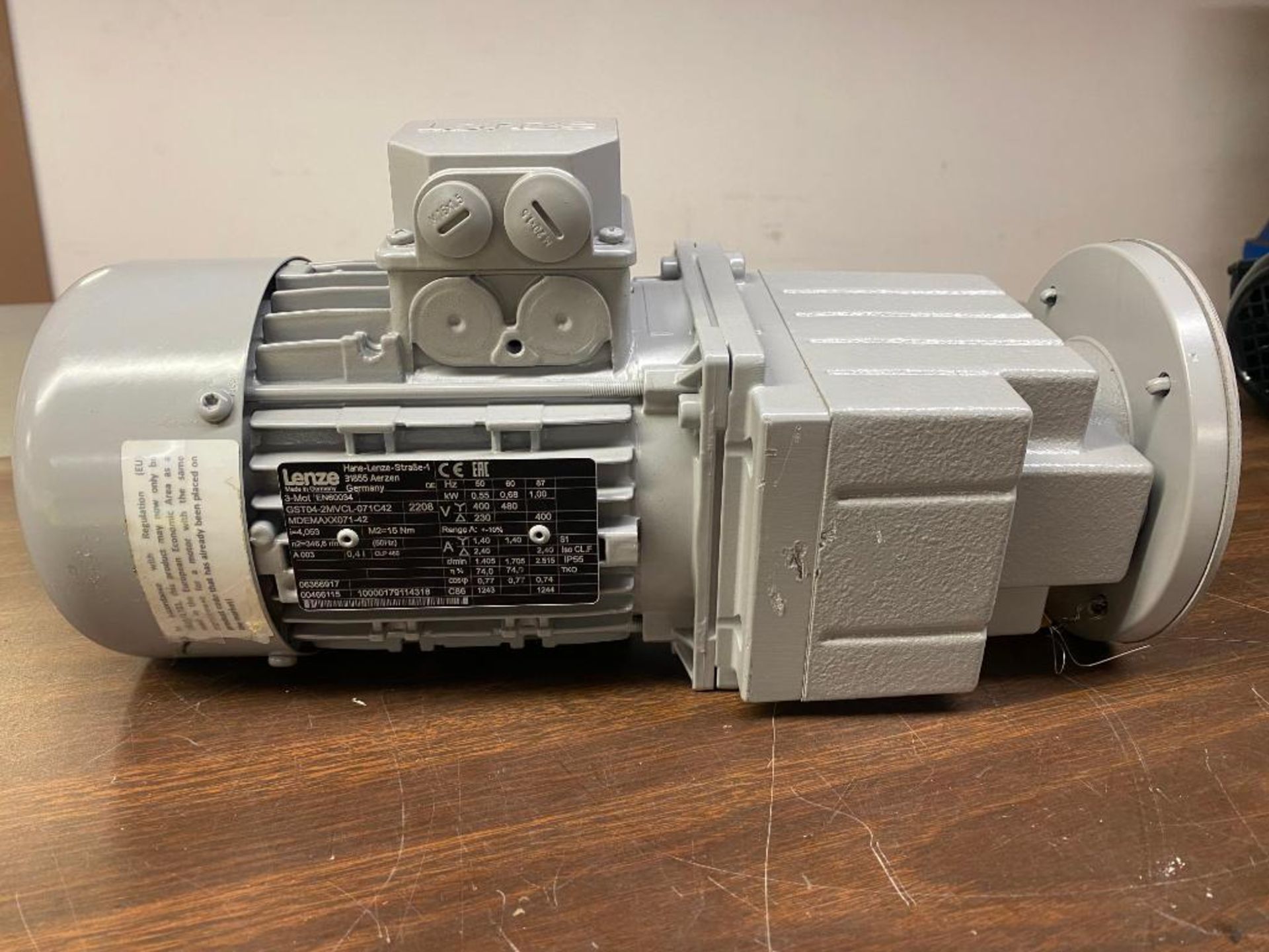 LENZE MOTOR GST04-2MVCL-071C42. Packaging Fee = $35