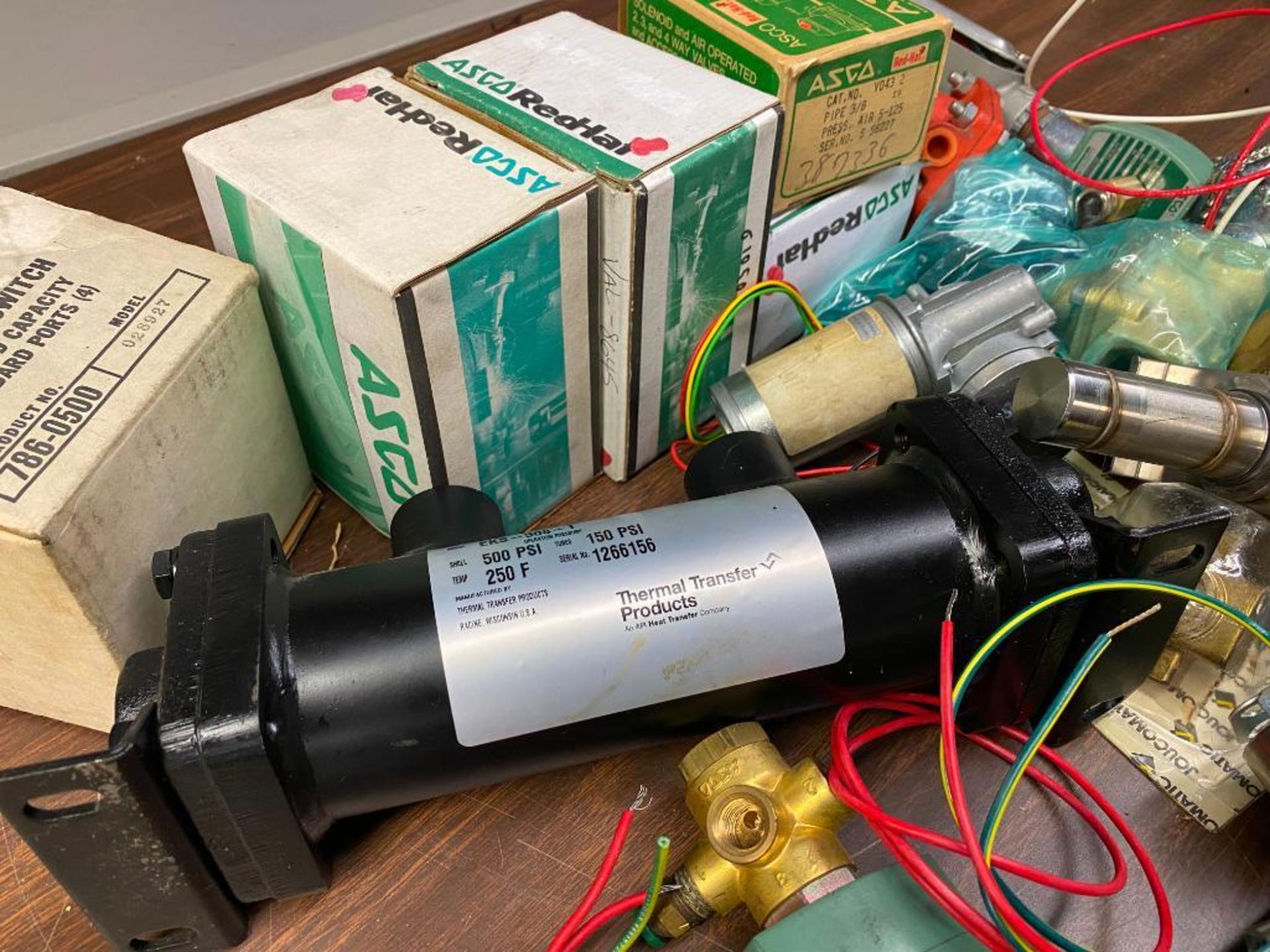 LOT OF MISCELLANEOUS PARTS/ACTUATORS. Packaging Fee = $10 - Image 4 of 4