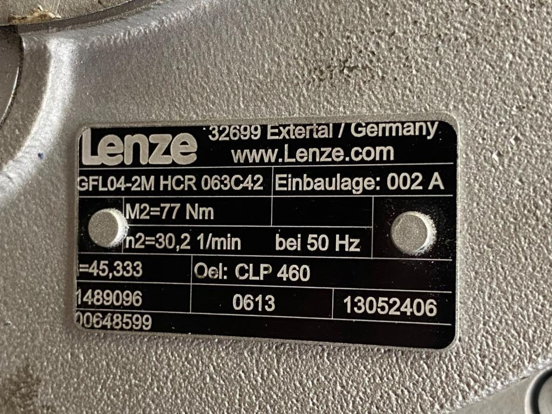 LENZE MOTOR/GEARBOX MDXMA2.../GFL04-2M HCR 063C42. Packaging Fee = $50 - Image 4 of 5