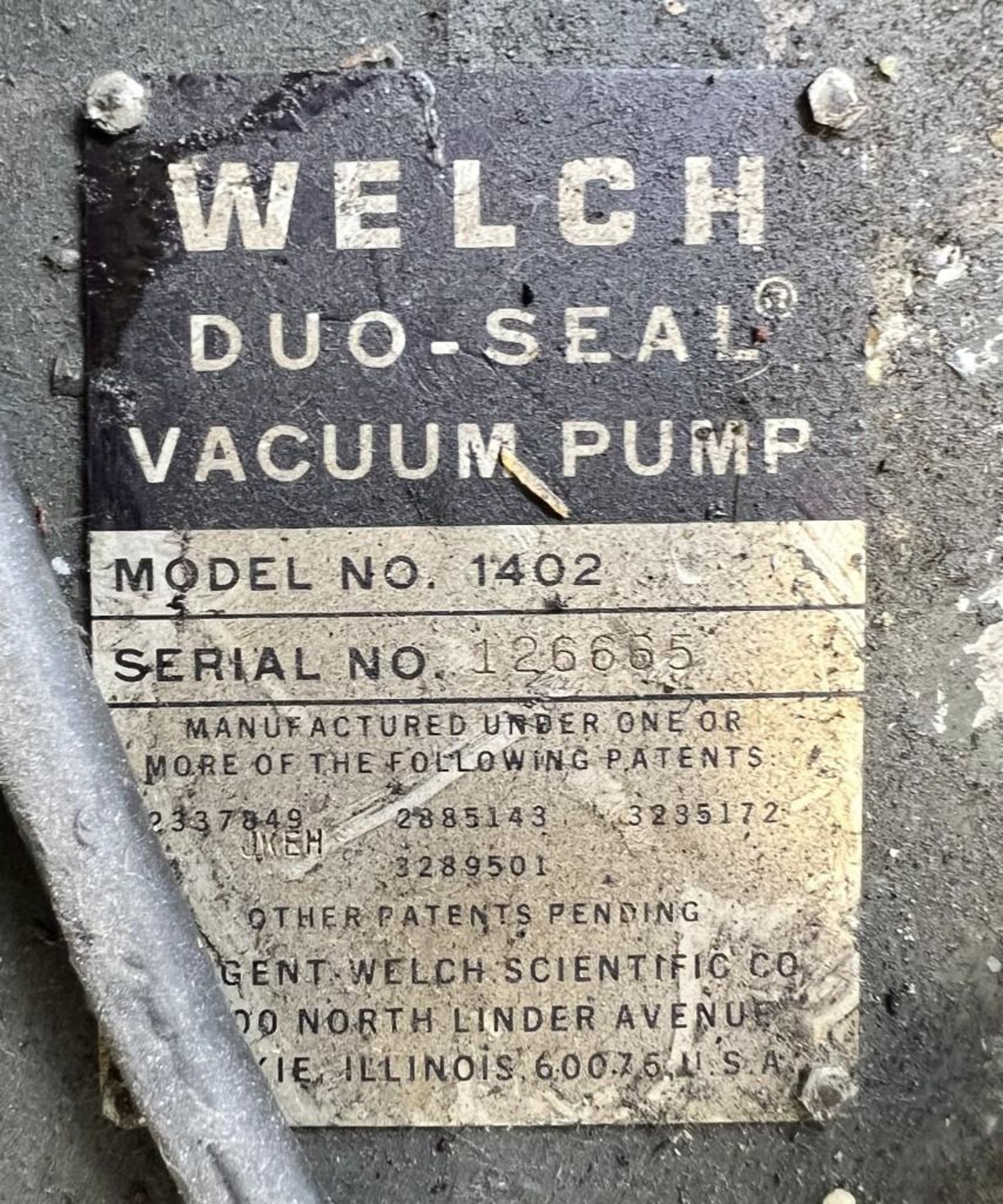 Lot Of (2) Vacuum Pumps. (1) Welch Duo-Seal, model 1402, serial# 126665, (1) Welch Duo-Seal, model 1 - Image 4 of 6