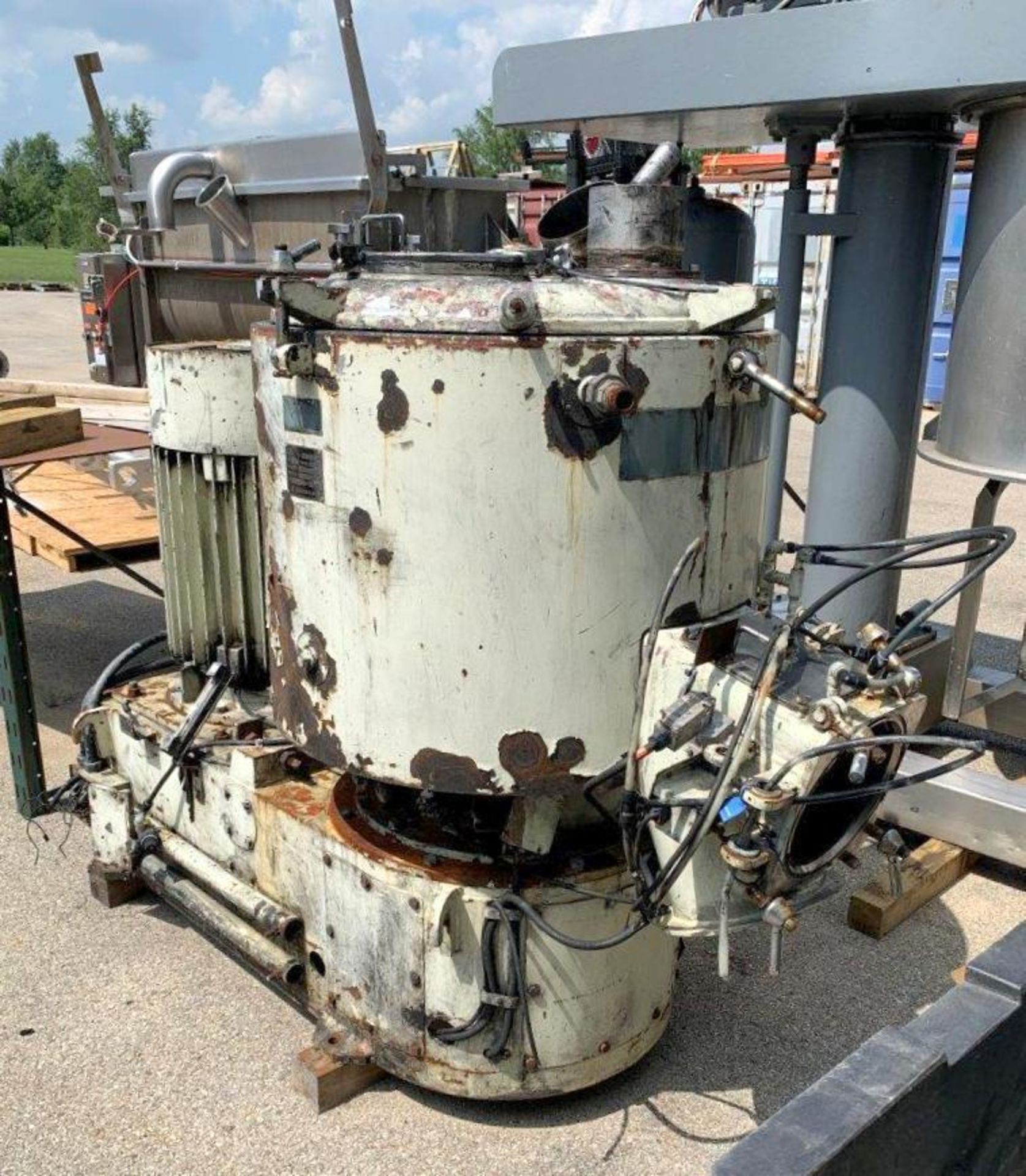 Used- Mitsui Miike 300 Liter High Intensity Mixer, Model FM300E. 790/395 RPM Blade Revolution, Drive - Image 7 of 14