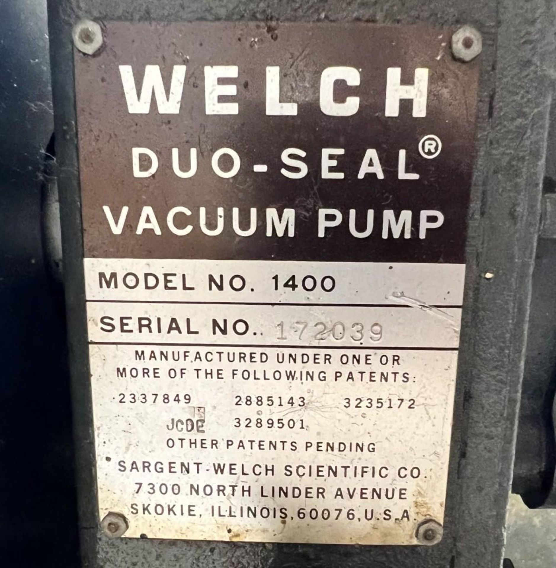 Lot Of (2) Vacuum Pumps. (1) Welch Duo-Seal, model 1402, serial# 126665, (1) Welch Duo-Seal, model 1 - Image 6 of 6