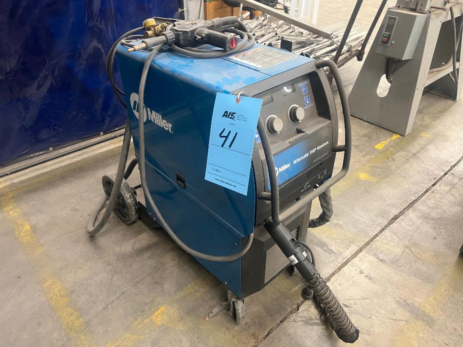 Miller Millermatic 350P Mig Welder w/ Miller Push Pull Gun, 350 AMP (Needs Repair)