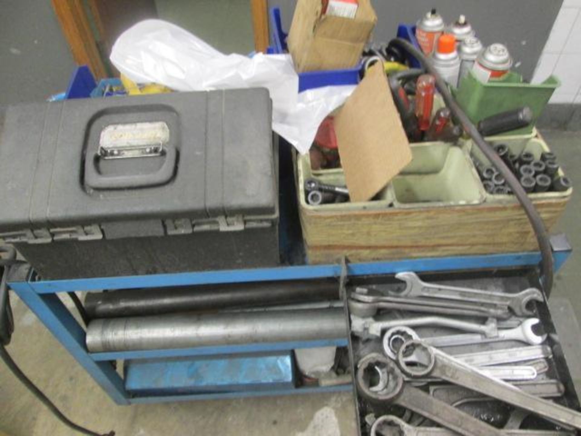 Cart w/ Contents - Image 6 of 7
