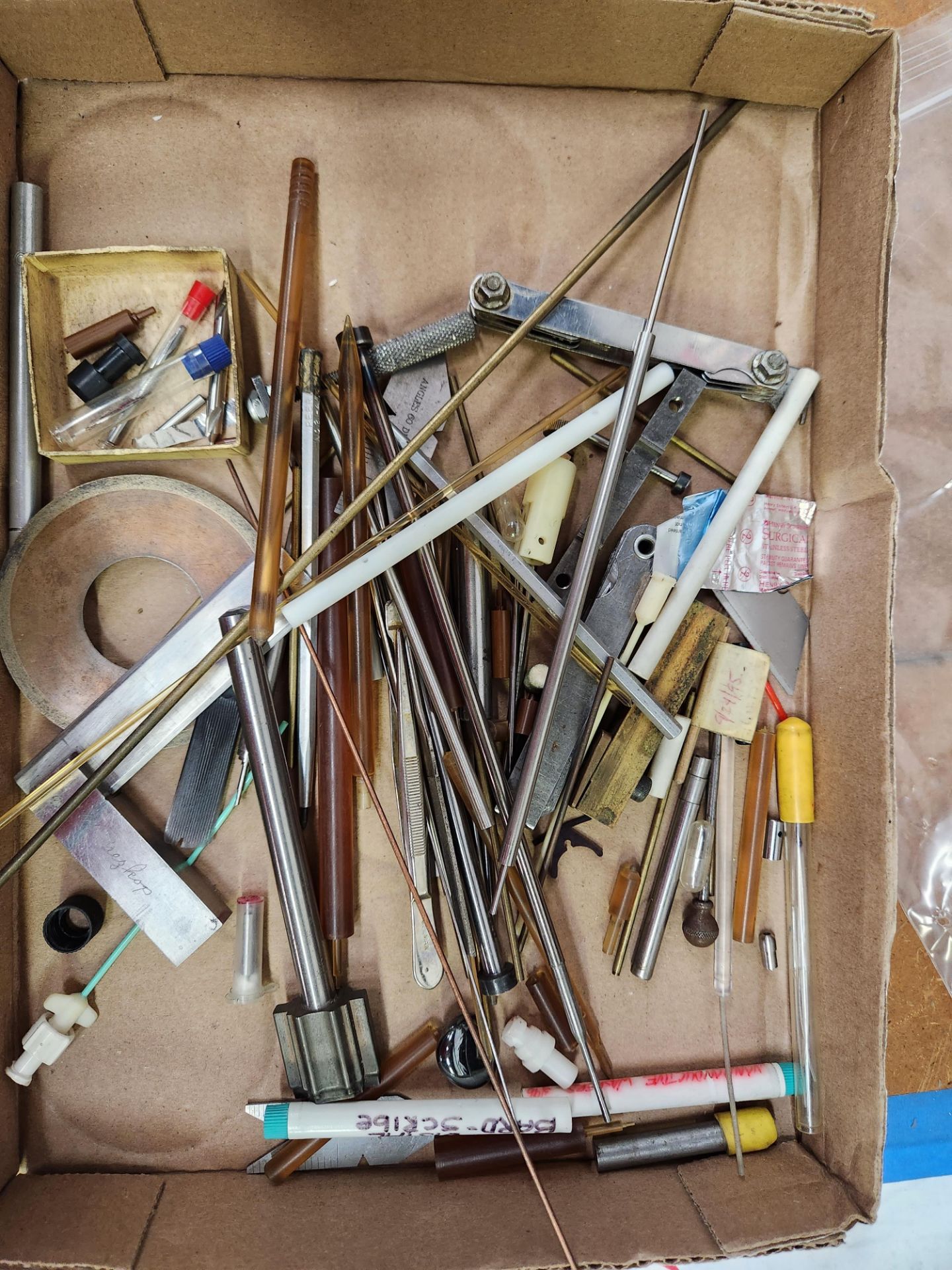 Misc Bits, Taps, Dies & Other hardware - same items are pictured in toolbox, in box and in bags. - Image 5 of 18