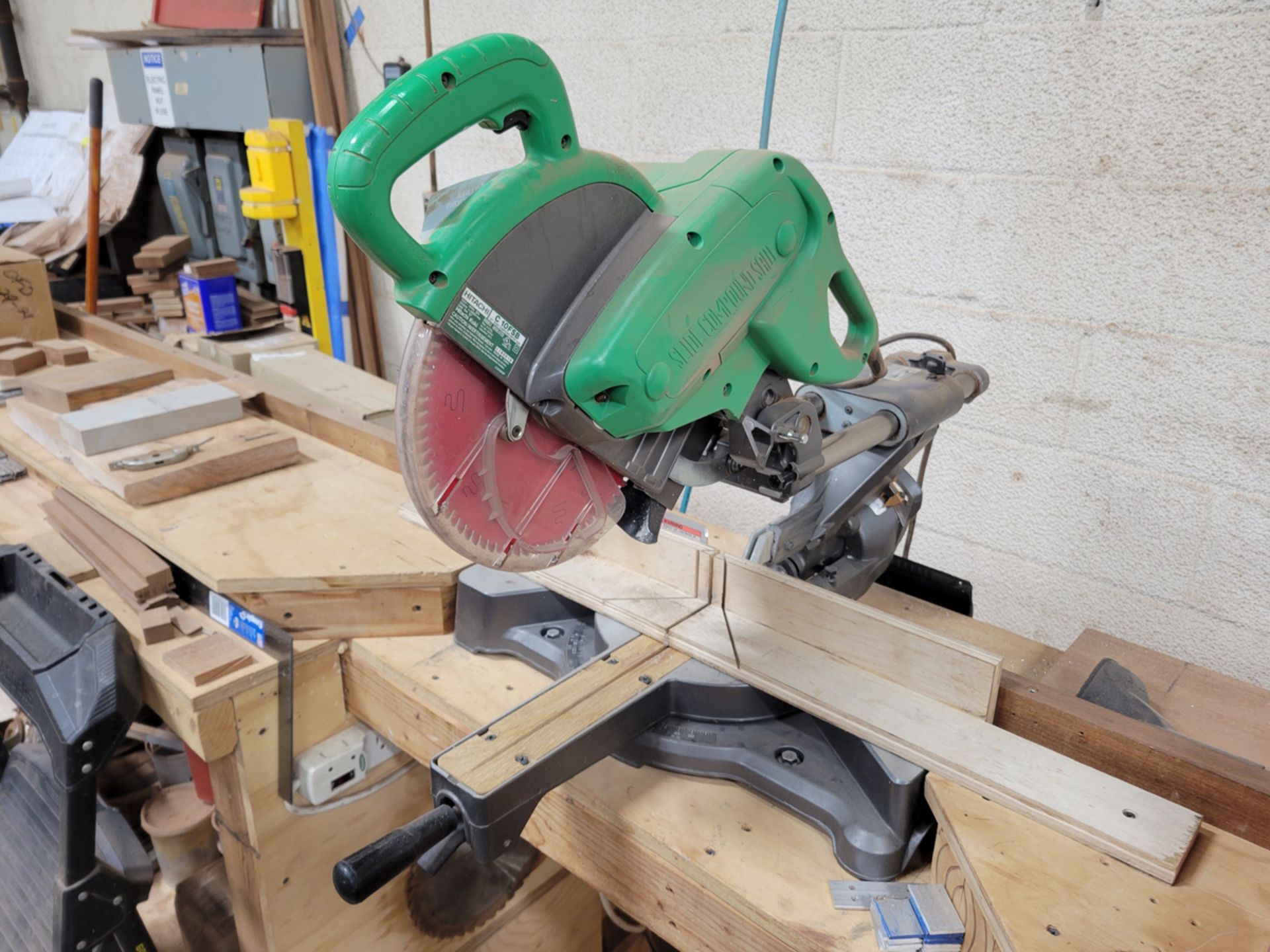 Hitachi Model: C10FSB 10" Slide Compound Miter Saw