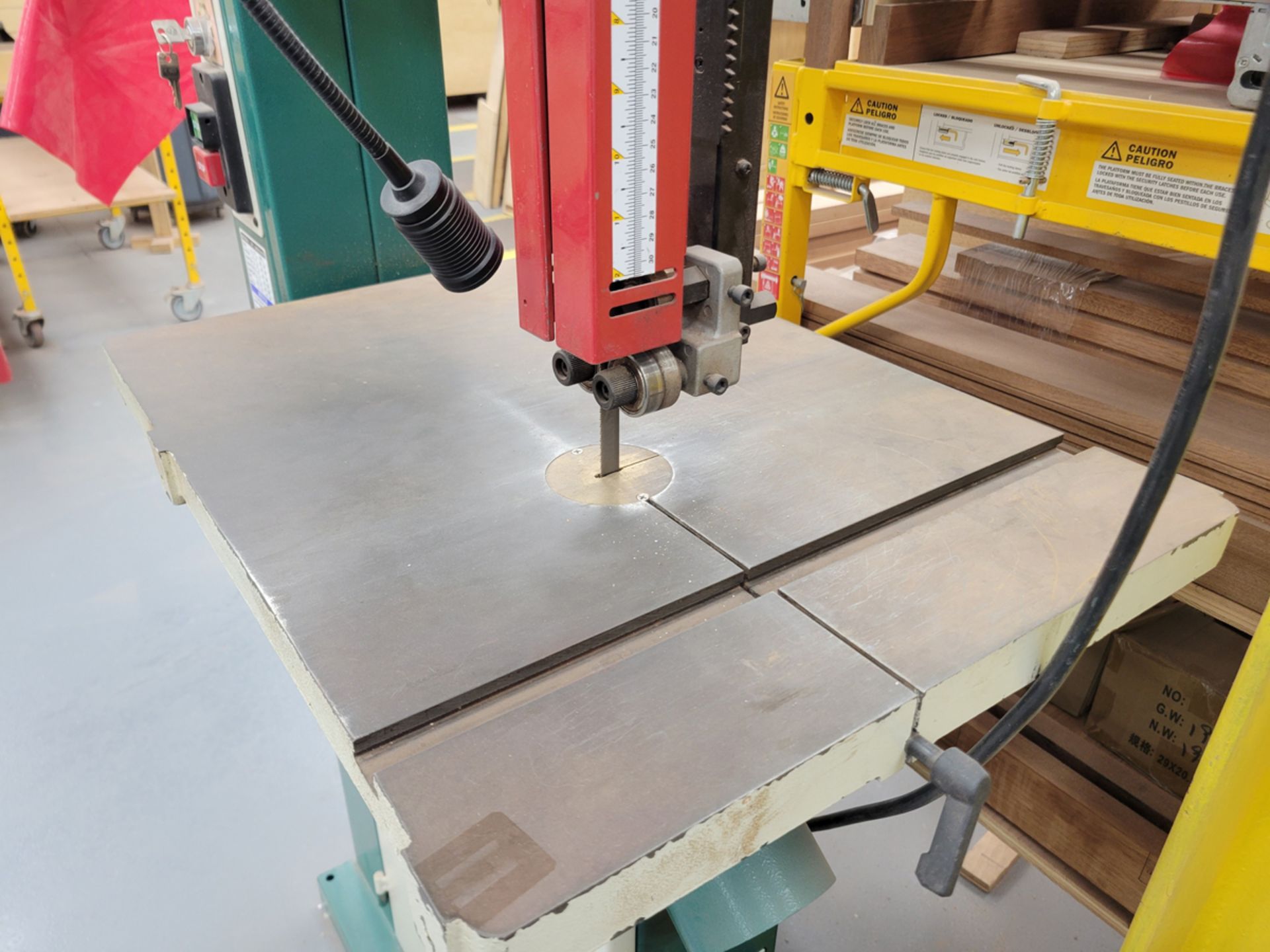 Grizzly Industrial Model: G0640X 17" Variable Speed Wood/Metal Cutting Bandsaw - Image 7 of 11
