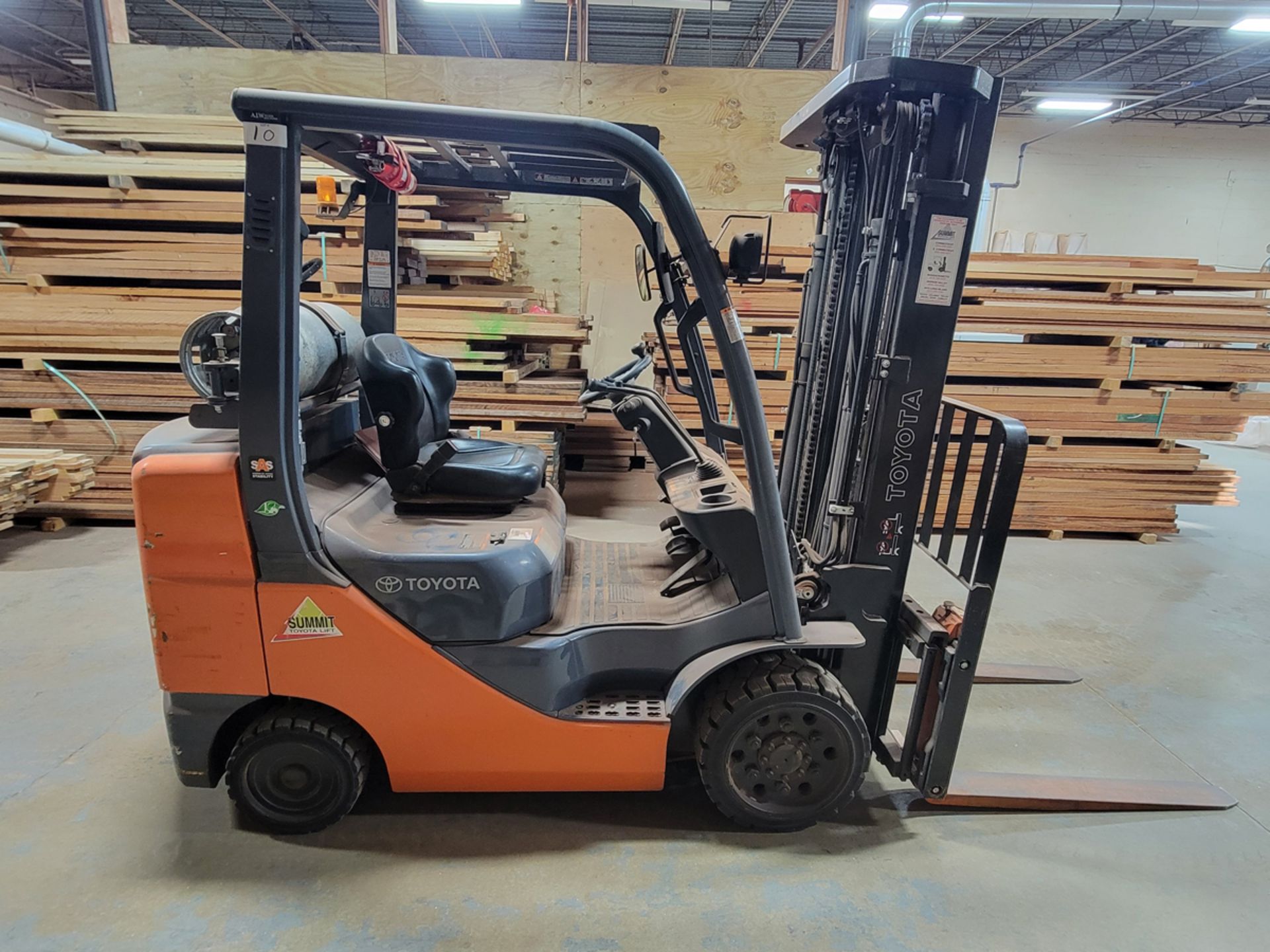 Toyota 6,500 lbs Capacity LPG Forklift (496 Hours) - Image 6 of 22