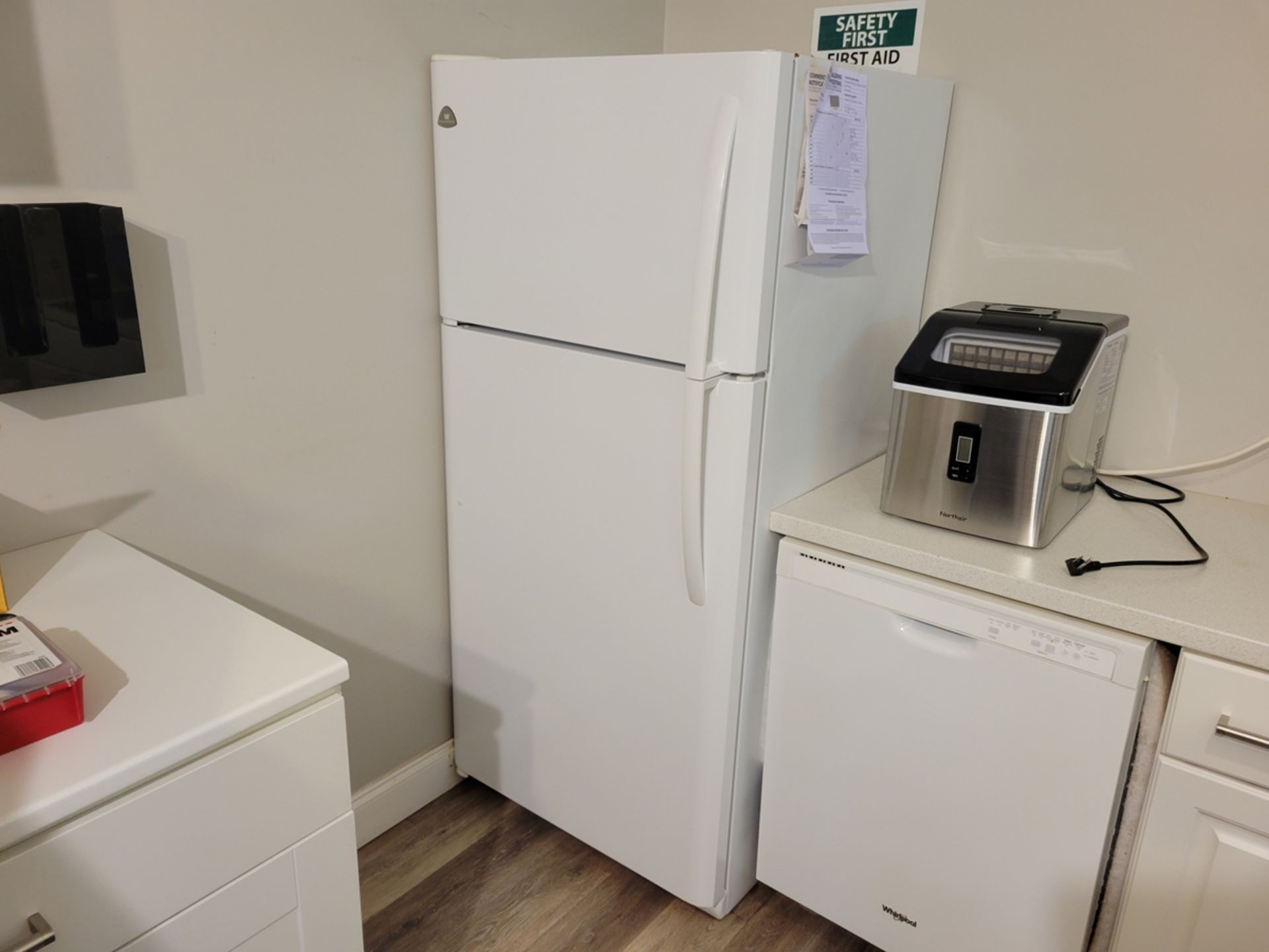 White Westinghouse Refrigerator