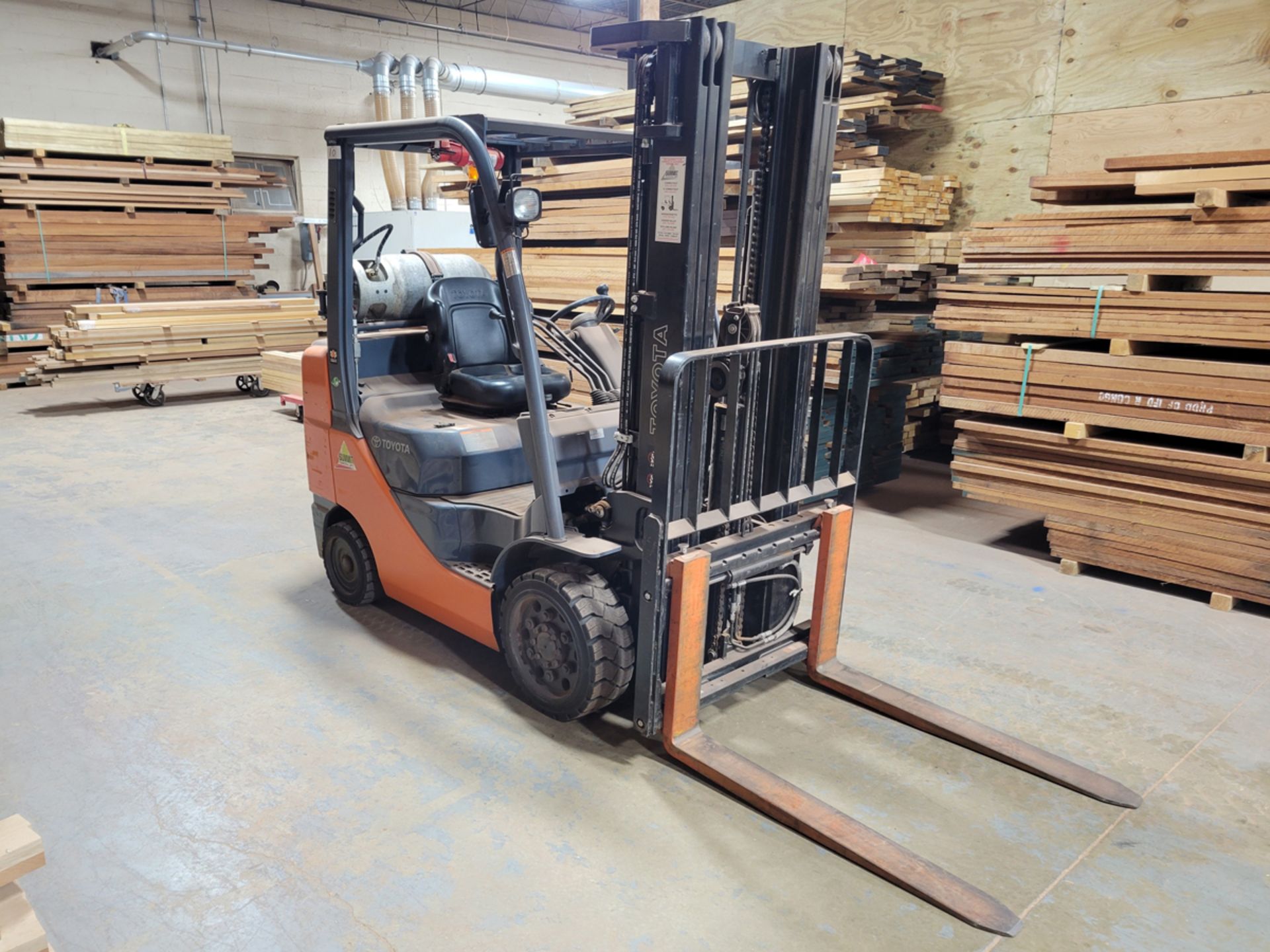 Toyota 6,500 lbs Capacity LPG Forklift (496 Hours) - Image 7 of 22