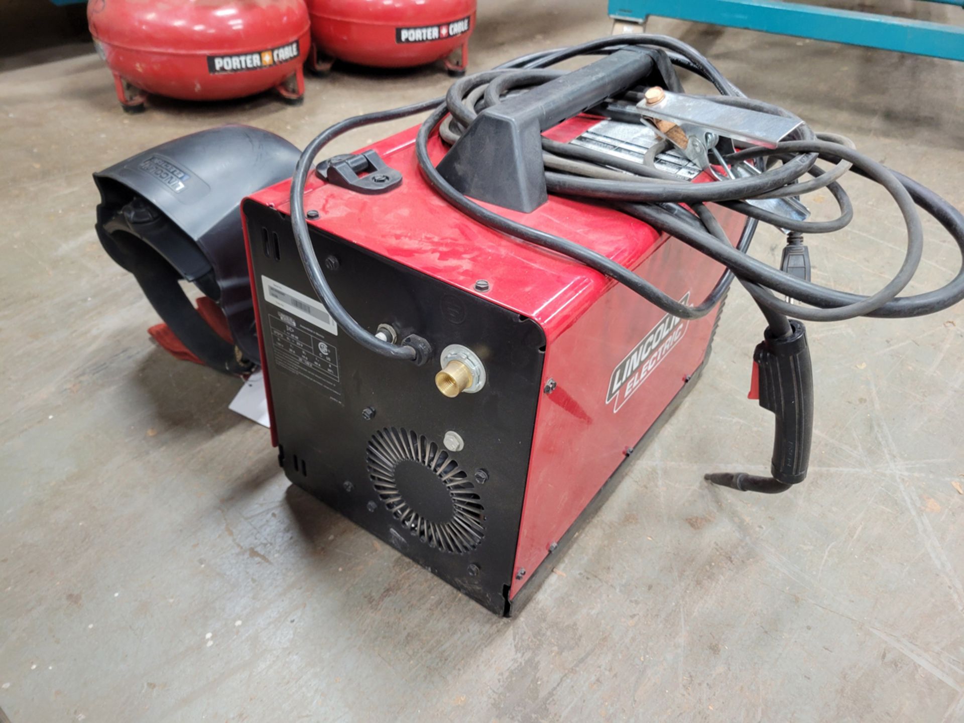 Lincoln Electric Weld Pak 140 HD Mig/ Wire Feed Welder w/ Mask and Gloves - Image 2 of 4