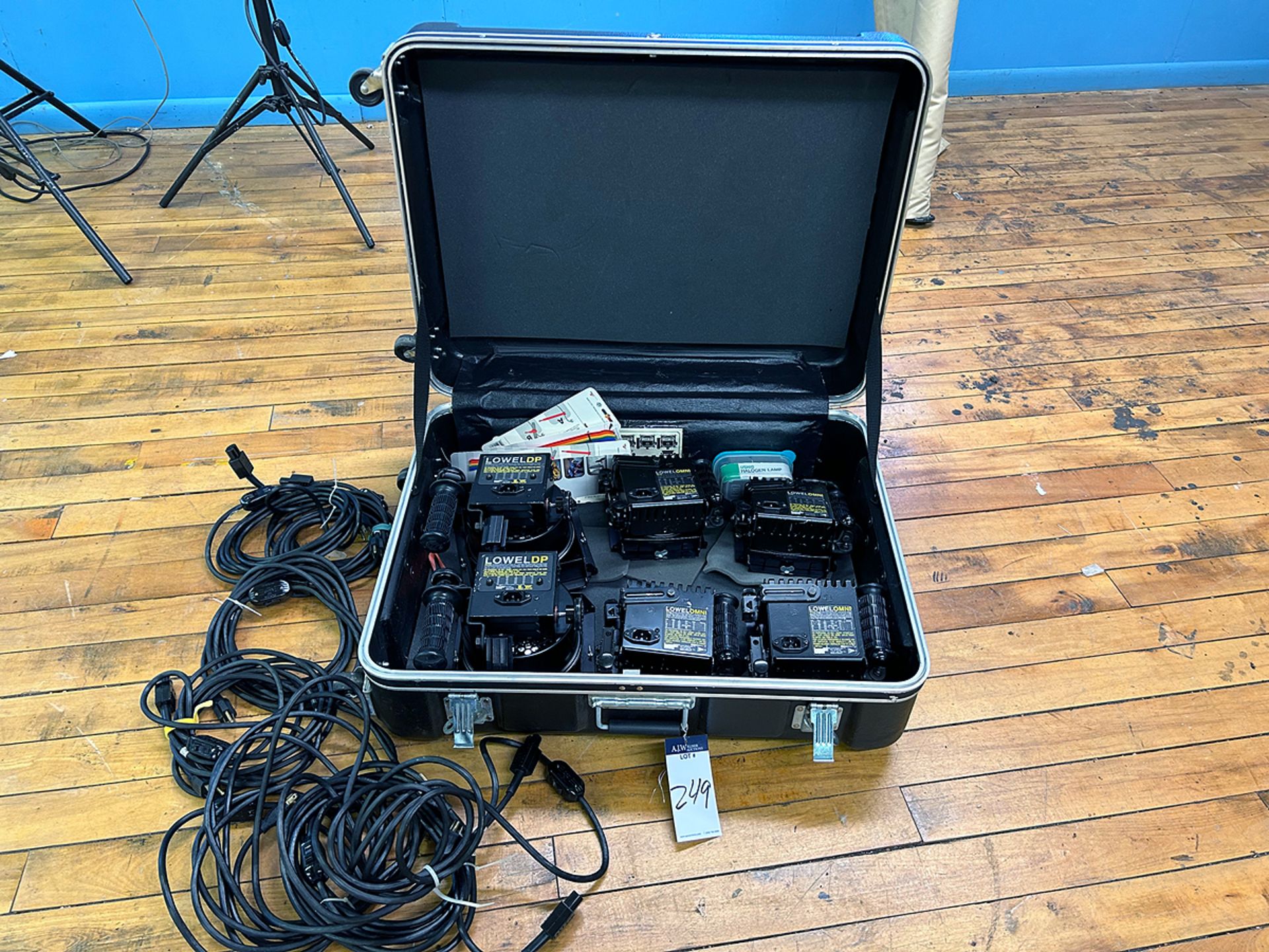 A Group of (6) Lowel DP Studio Lights with Wires and Case