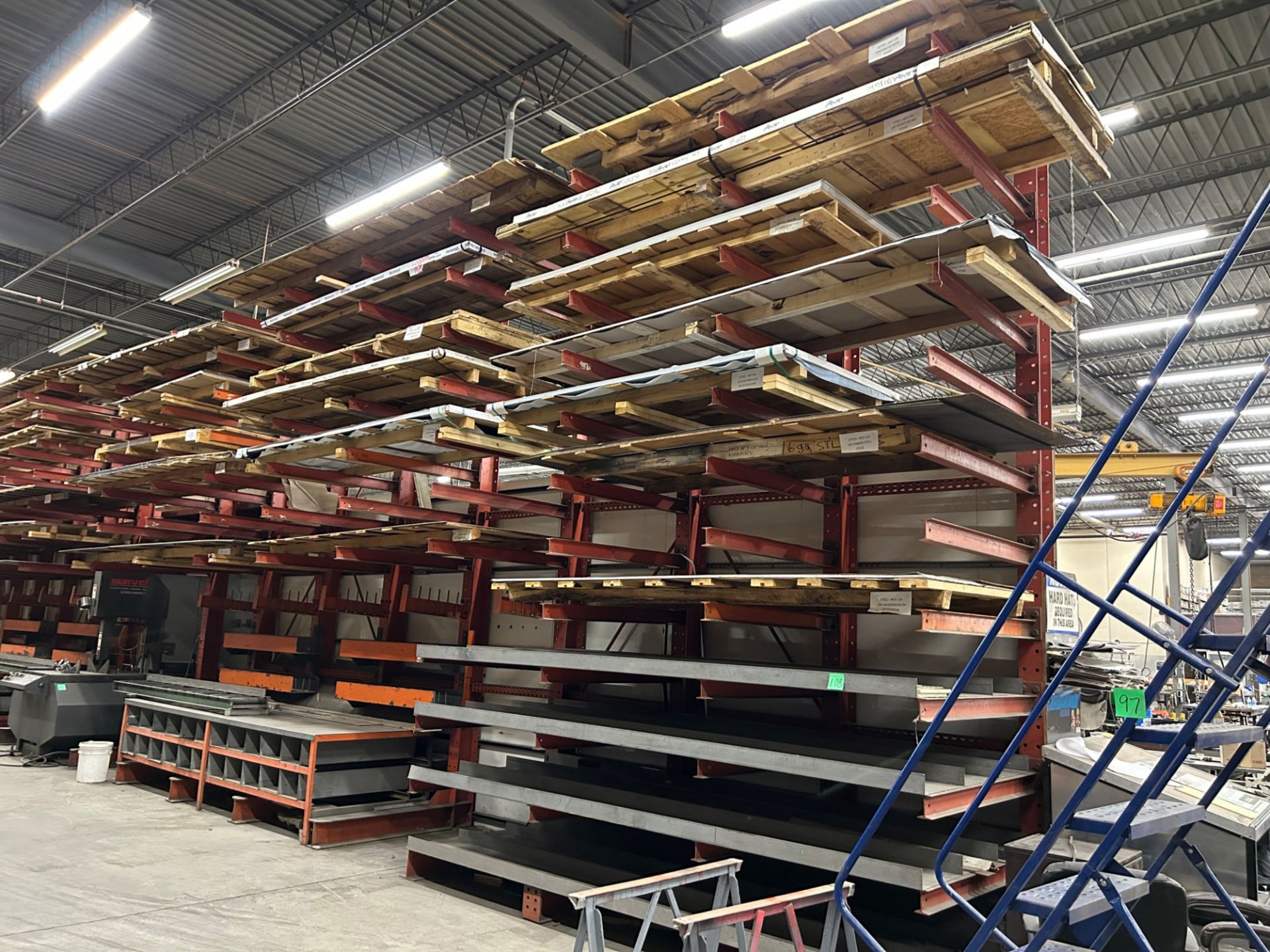 Steel Cantilever Rack 3-Section Line
