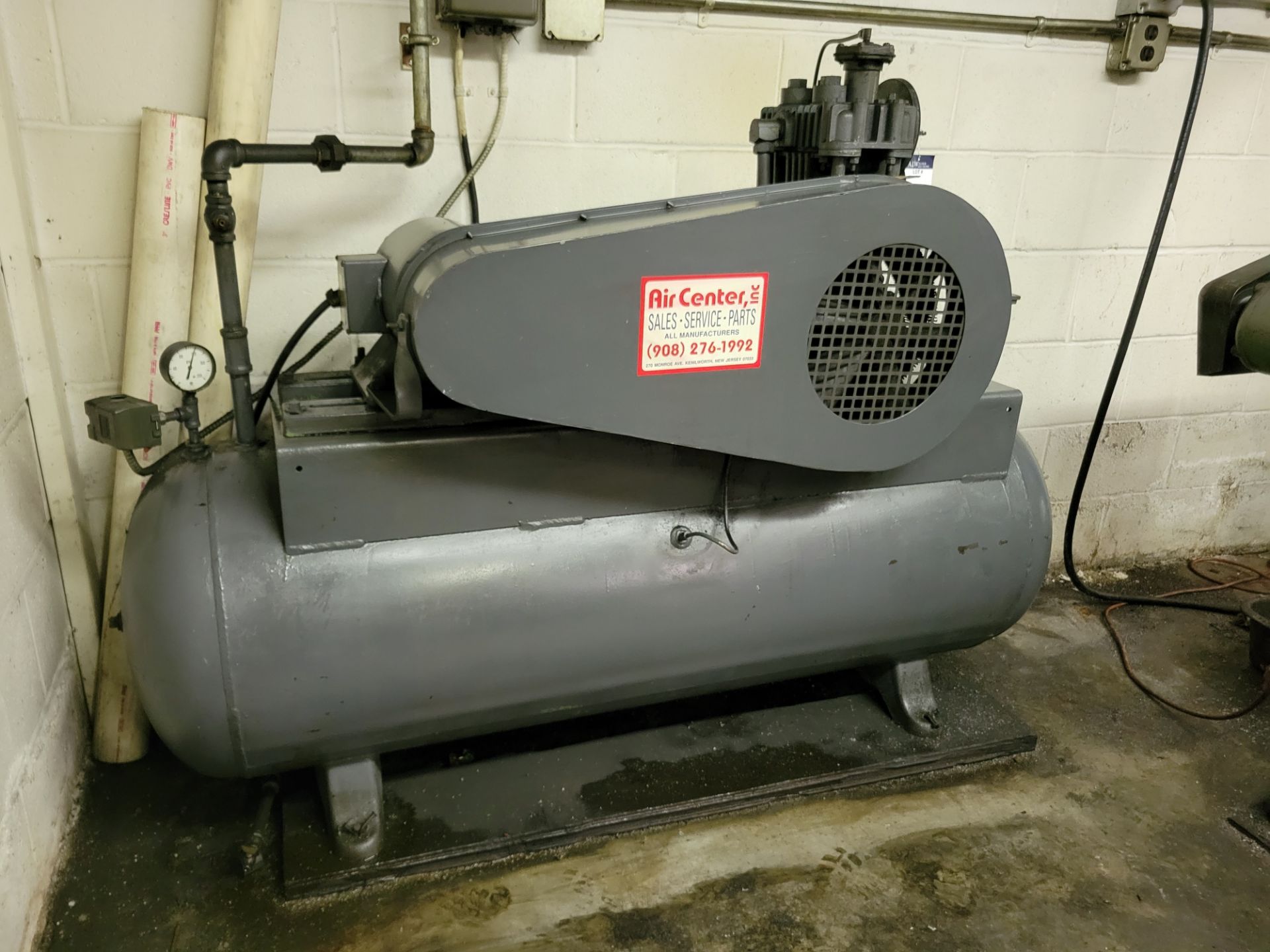 Quincy 60 Gallon Horizontal Air Compressor - Image 2 of 7