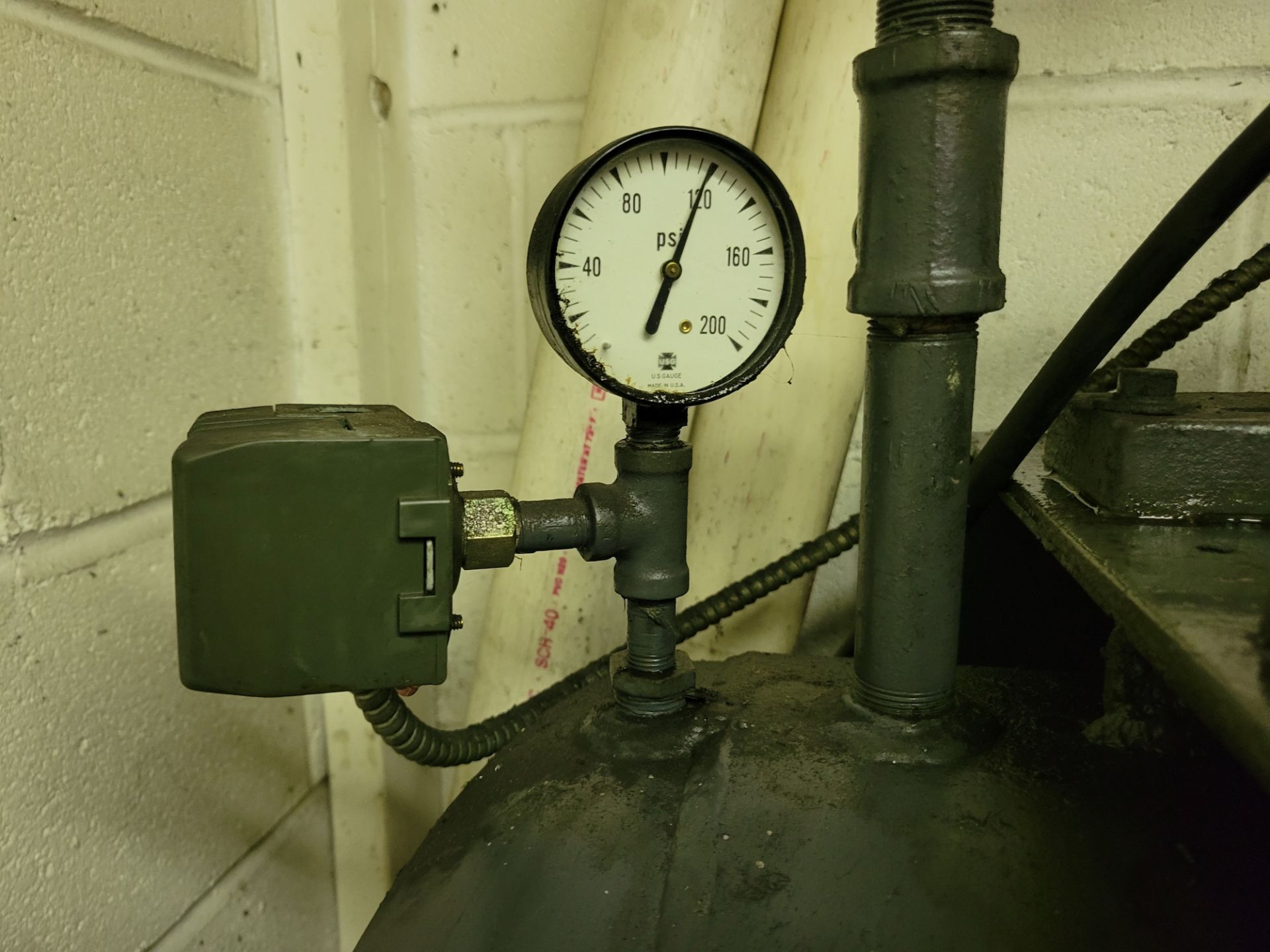 Quincy 60 Gallon Horizontal Air Compressor - Image 5 of 7