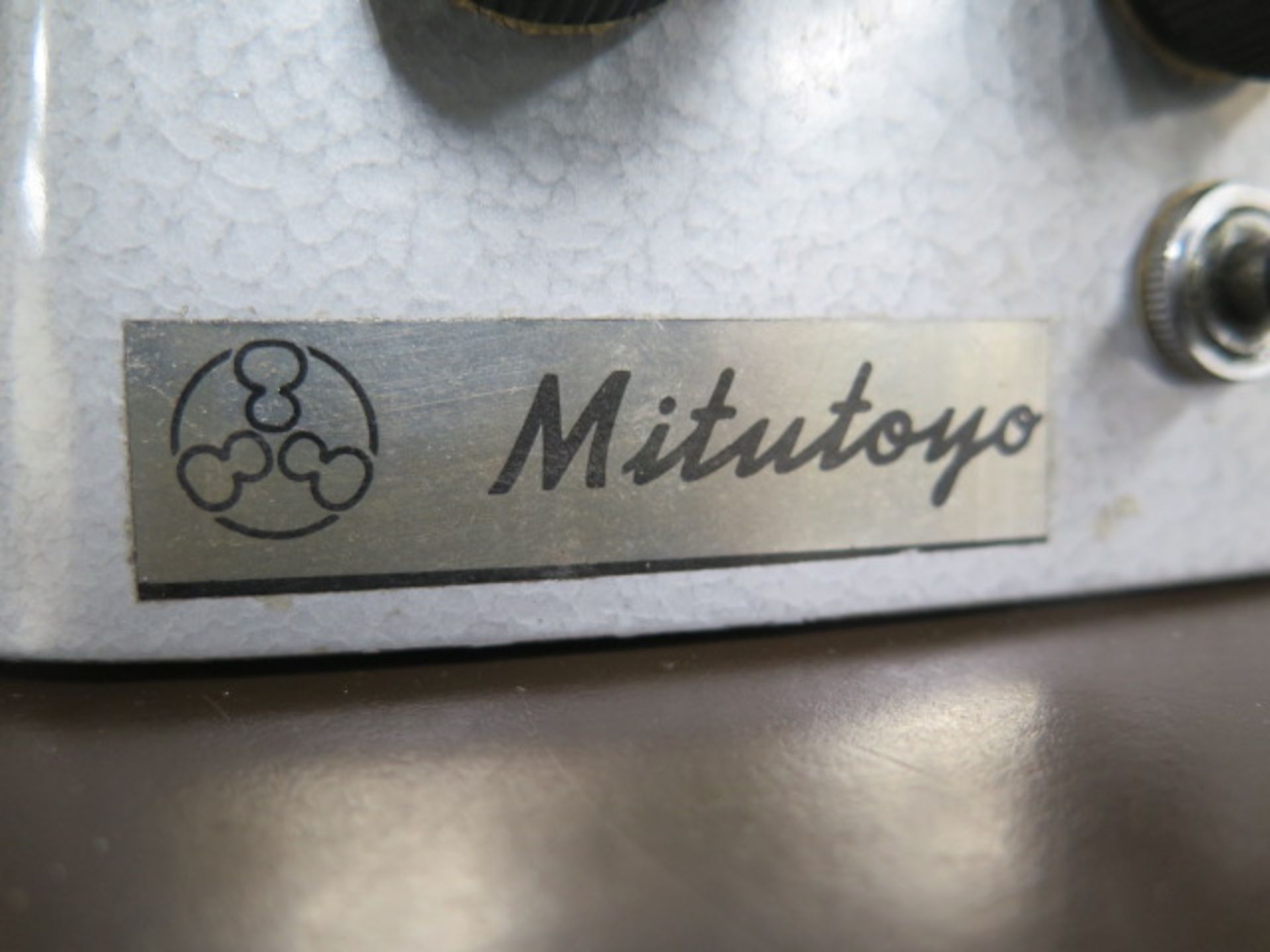 Mitutoyo BI-4 Tool Makers Microscope s/n 6100 w/ Micrometer Head Readout, Fiberoptic Light Source ( - Image 3 of 7