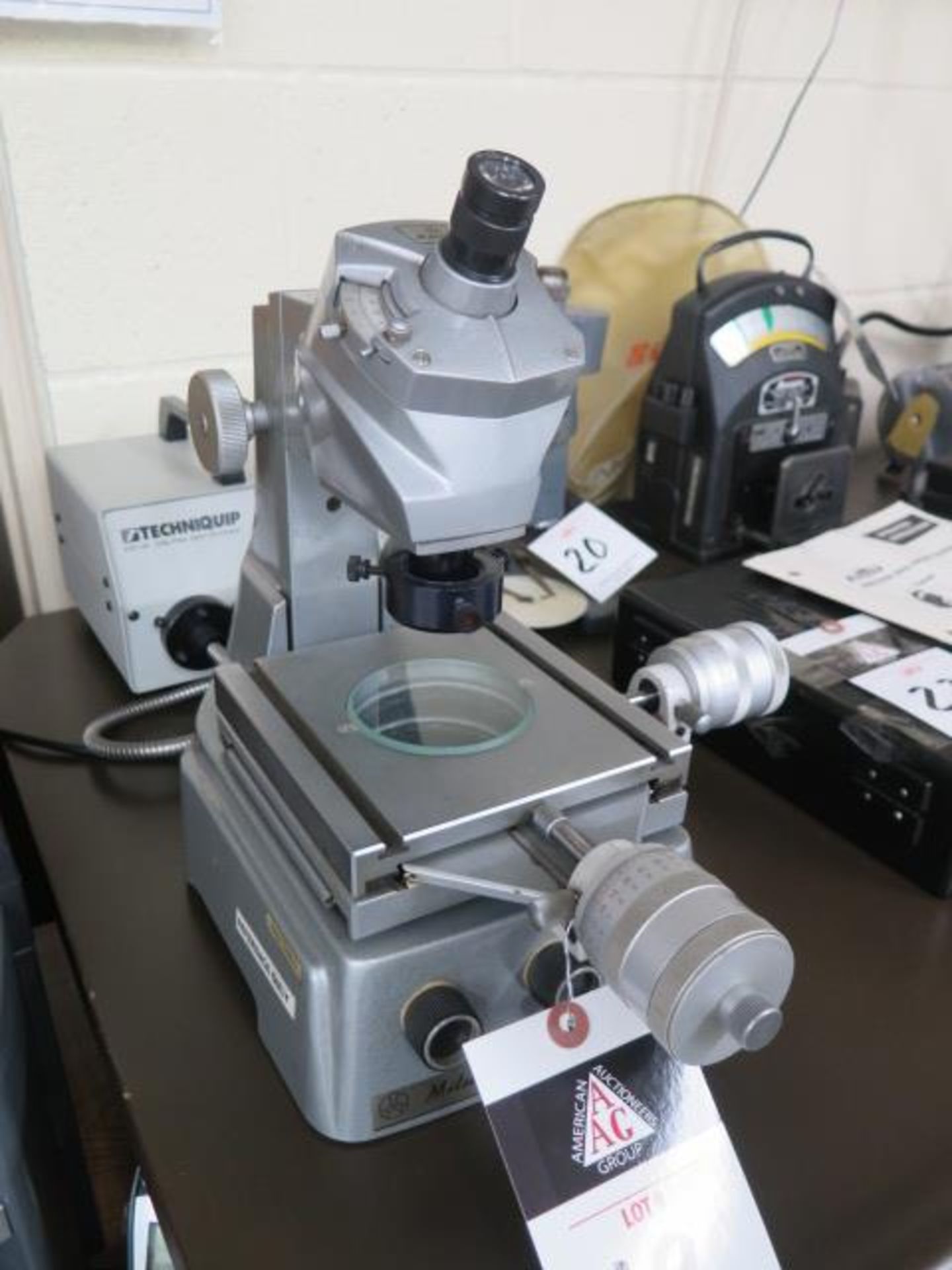 Mitutoyo BI-4 Tool Makers Microscope s/n 6100 w/ Micrometer Head Readout, Fiberoptic Light Source ( - Image 2 of 7