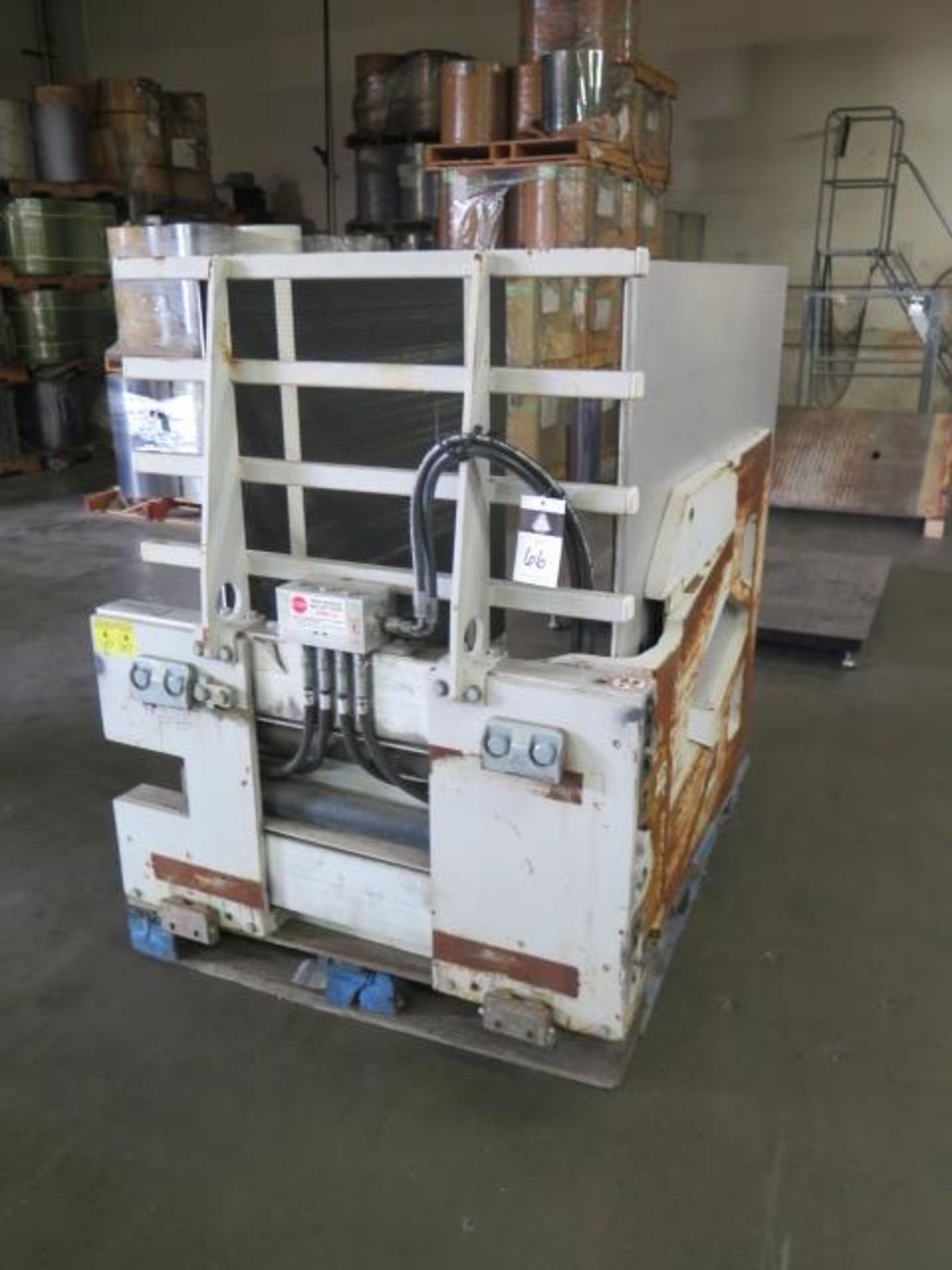 Cascade mdl. 35D-CCS-710 3500 Lb Cap Carton Clamp (FORKLIFT ATTACHMANT) s/n PTL1037513-1 (SOLD AS-IS