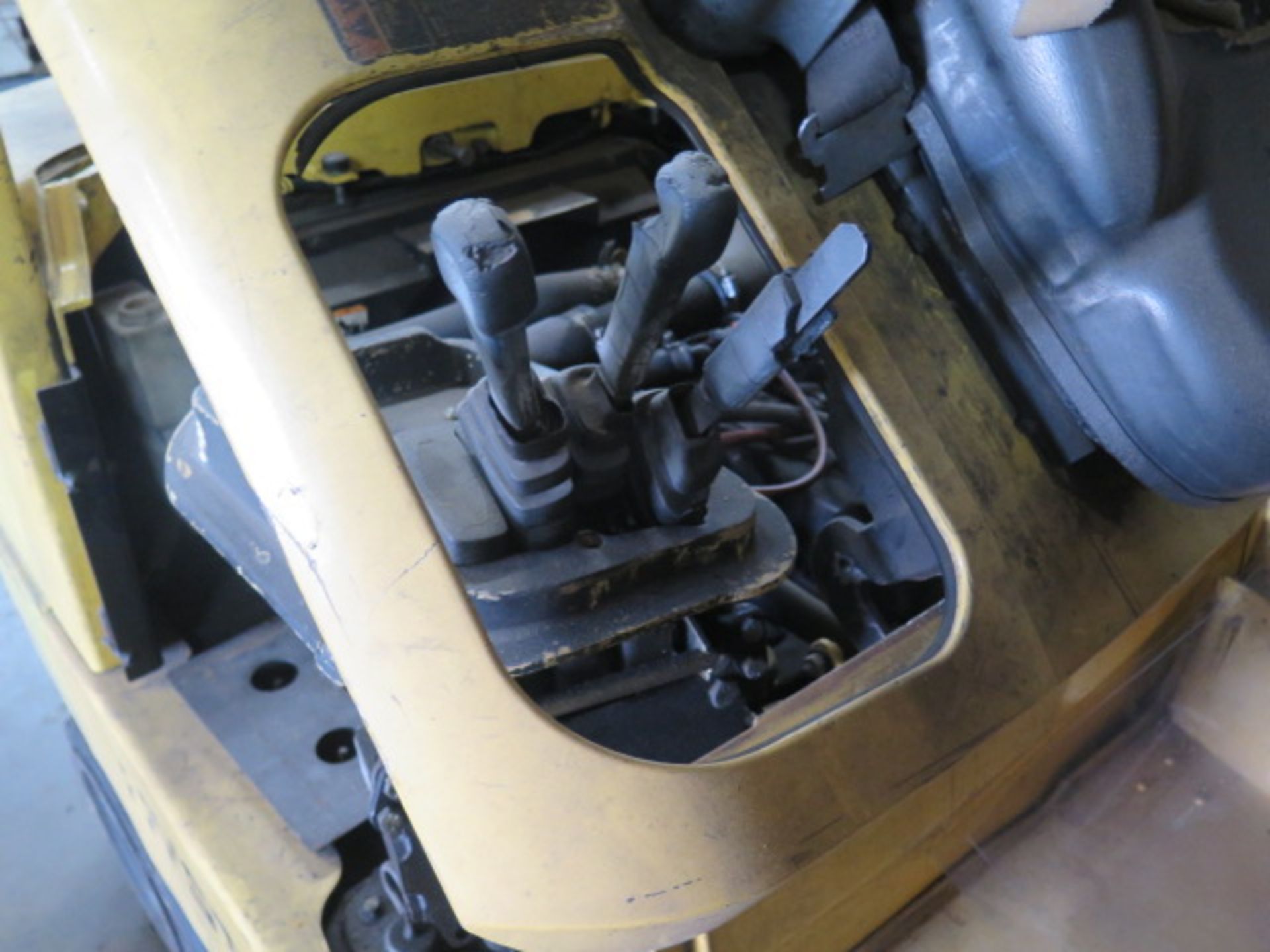 Hyster 50 5000 Lb Cap LPG Forklift (NEEDS REPAIR) w/ 3-Stage, Side Shift, Cushion Tires, SOLD AS IS - Image 10 of 13