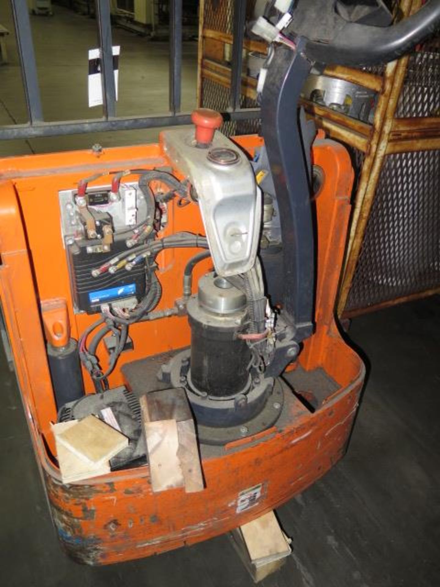 Doosan BW23S 4500 Lb Cap Electric Pallet Mover (NEEDS REPAIR) s/n RY13040358 24 Volt (SOLD AS-IS - - Image 4 of 8