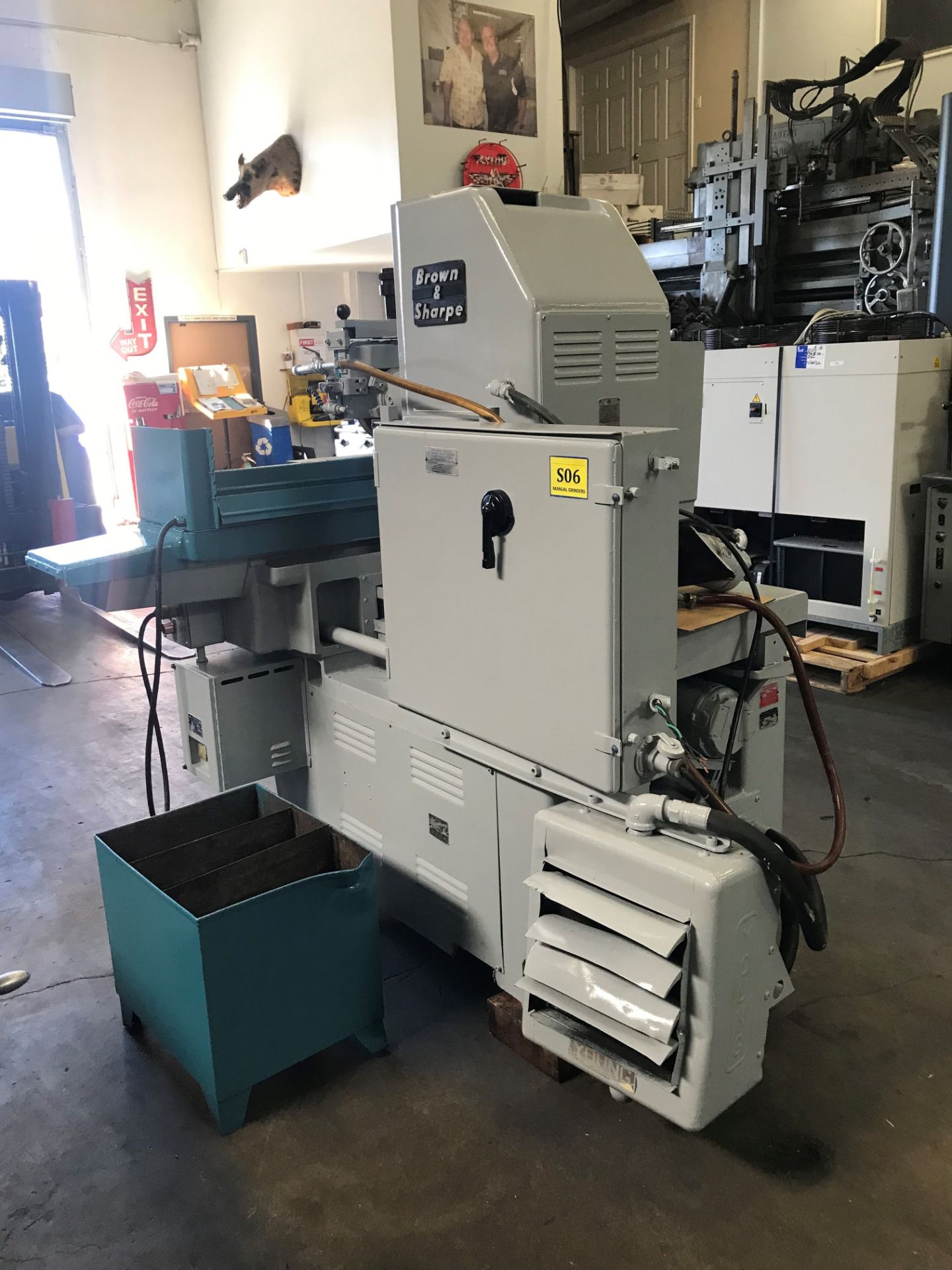 Brown & Sharpe 1030 Micromaster 10” x 30” Automatic Hydraulic Surface Grinder s/n SOLD AS IS - Image 10 of 11