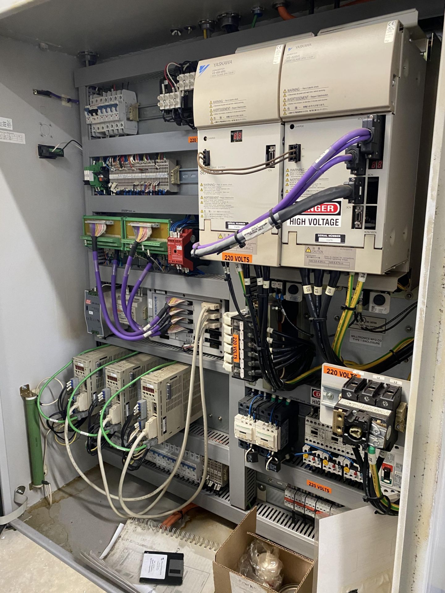 Milltronics RH20 CNC VMC s/n 11470 w/ Milltronics 7200 CNC Controls, 24-Station,40 Taper, SOLD AS IS - Image 4 of 4