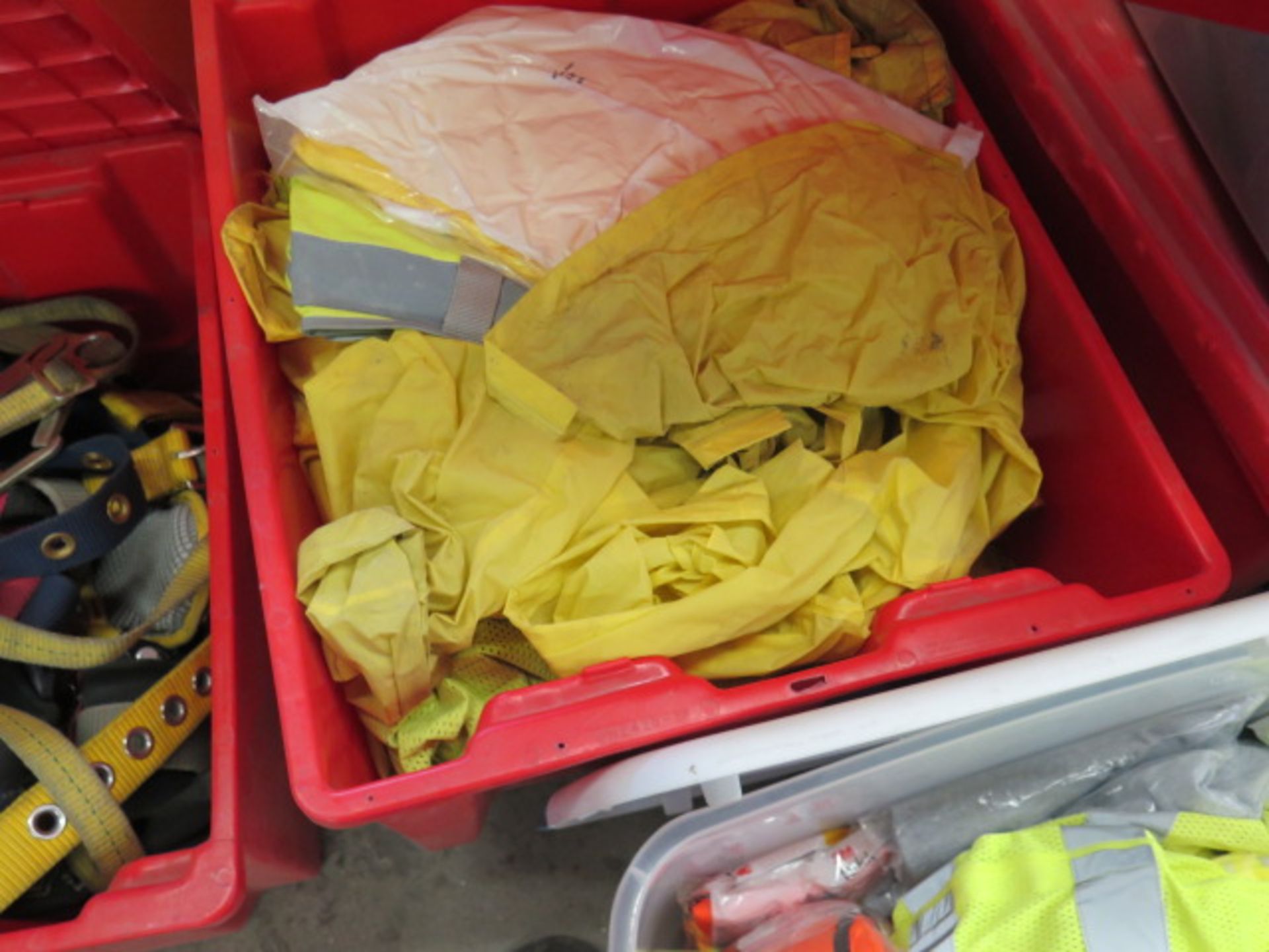 Hard Hats, Safety Vests and Knee Pads (SOLD AS-IS - NO WARRANTY) - Image 5 of 5