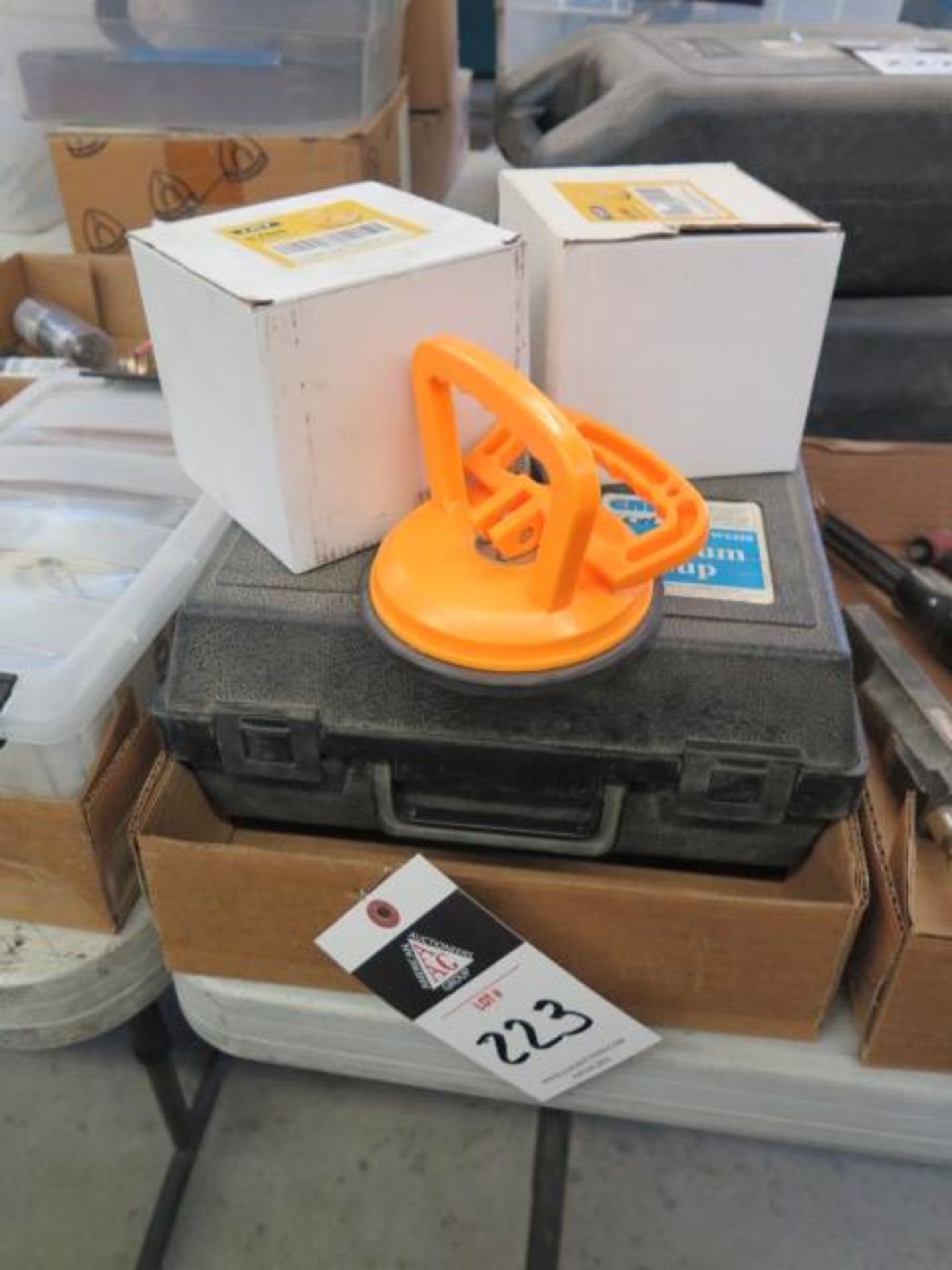 9" and 5" Suction Cupe (4) (SOLD AS-IS - NO WARRANTY)