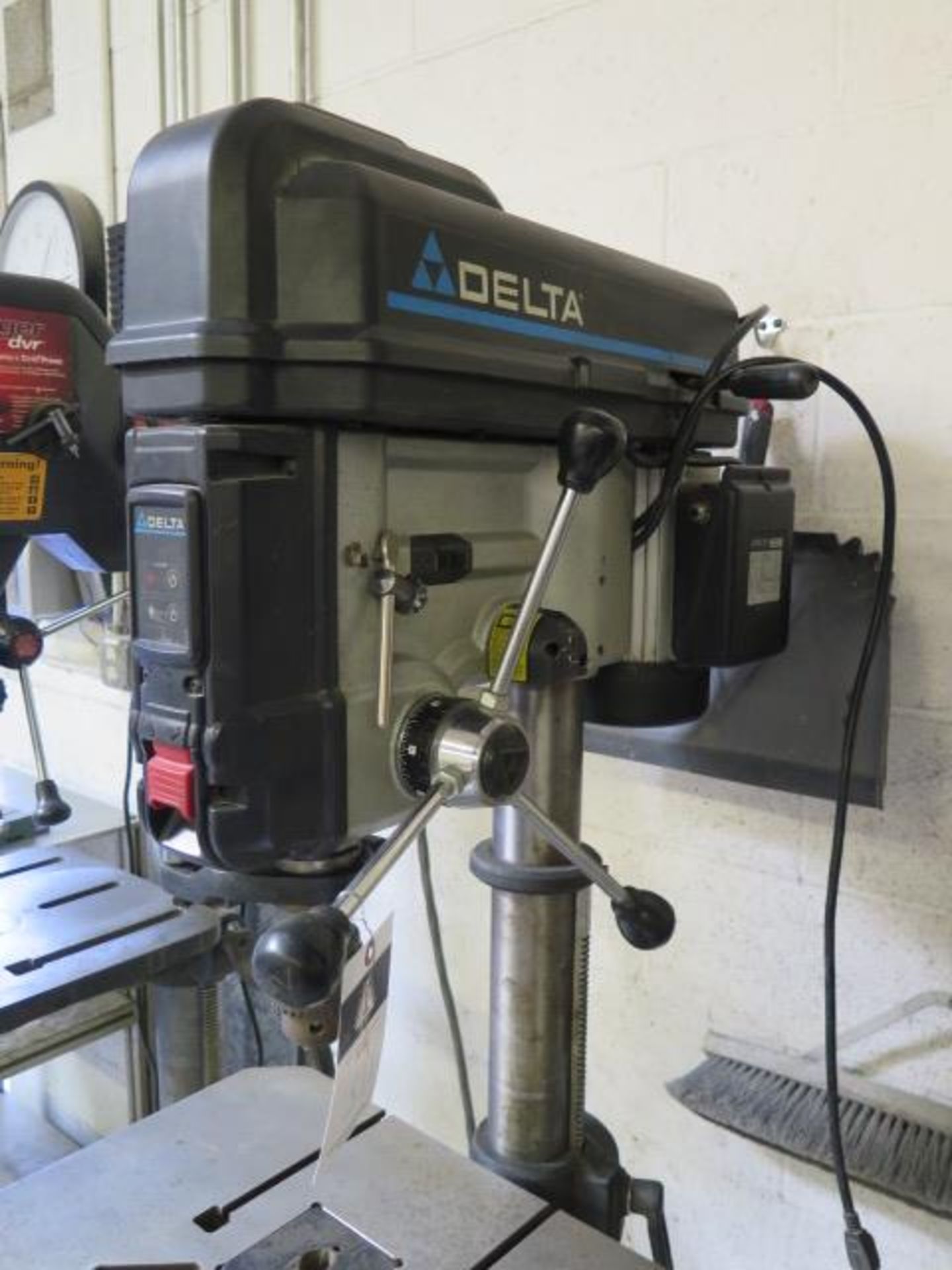 Delta 18-900L Pedestal Drill Press s/n 12J001543 2012 42-RH w/ Laser, 16-Speeds, SOLD AS IS - Image 3 of 12