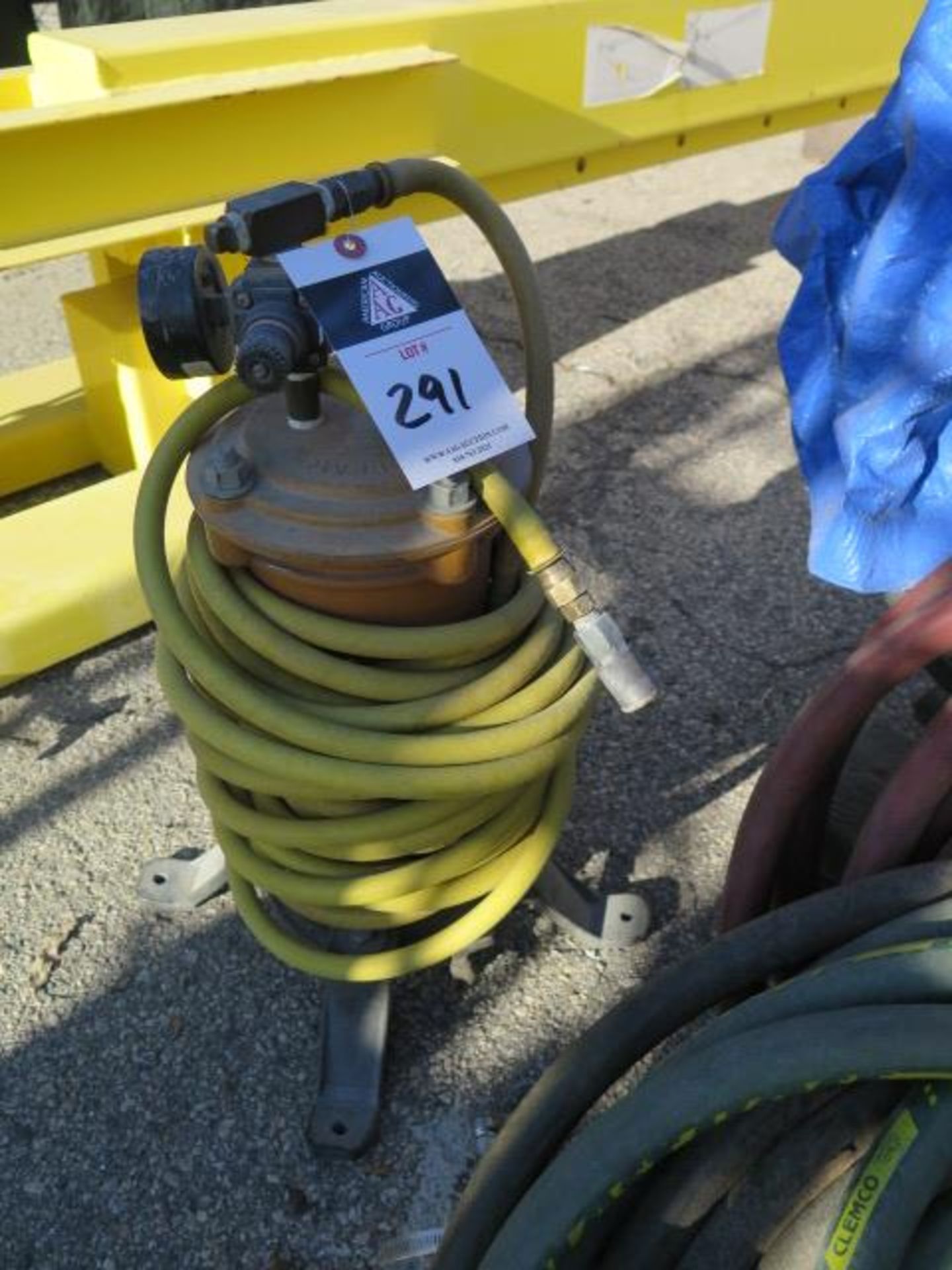 Portable Sand Blasting Pot w/ Respirator Setup (SOLD AS-IS - NO WARRANTY) - Image 3 of 8