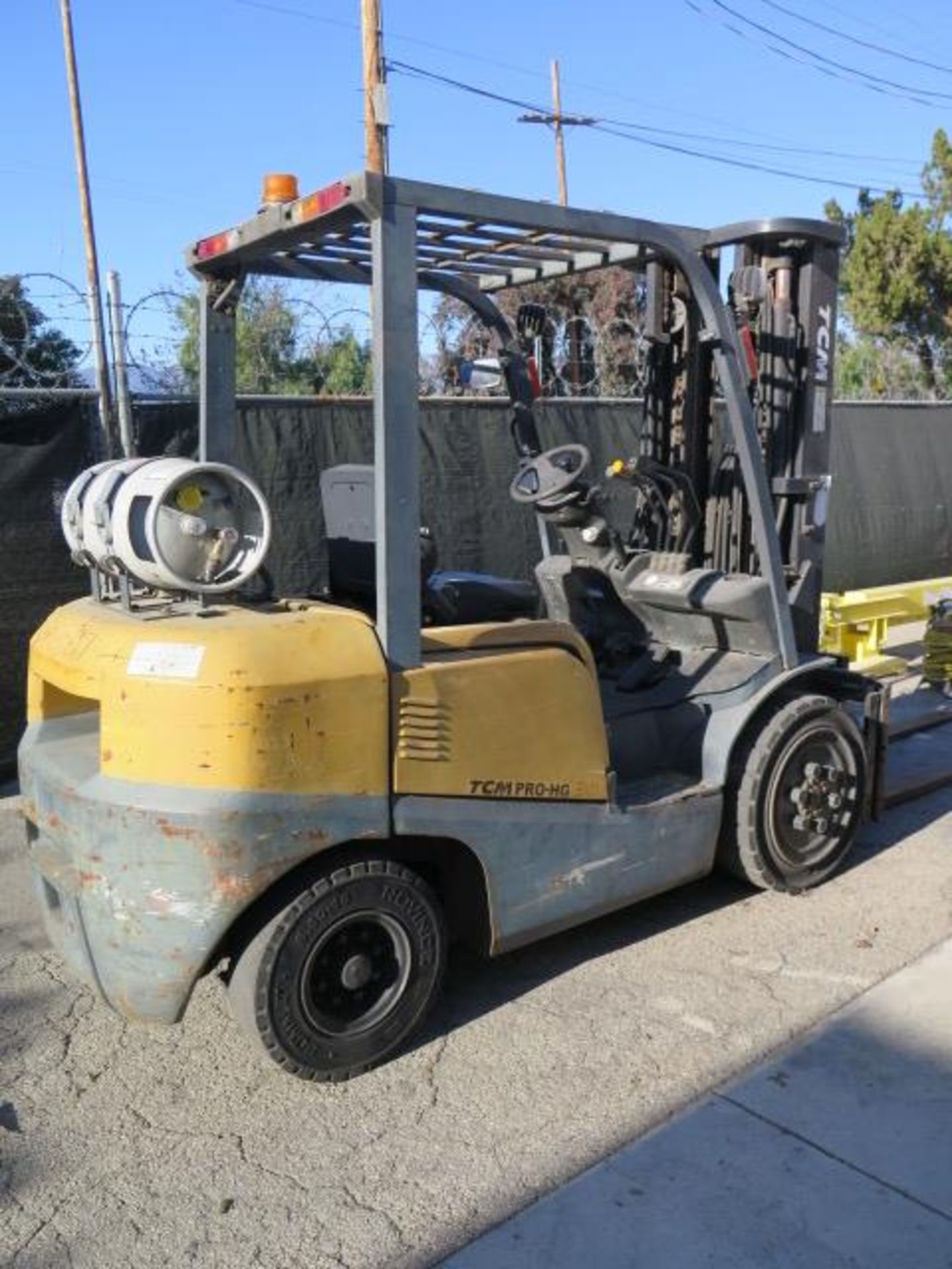 TCM FHG30T3 5300 Lb Cap LPG Forklift s/n 2K901009 w/ 3-Stage Mast, 189" Lift Height, Side Shift, 4th - Image 4 of 15