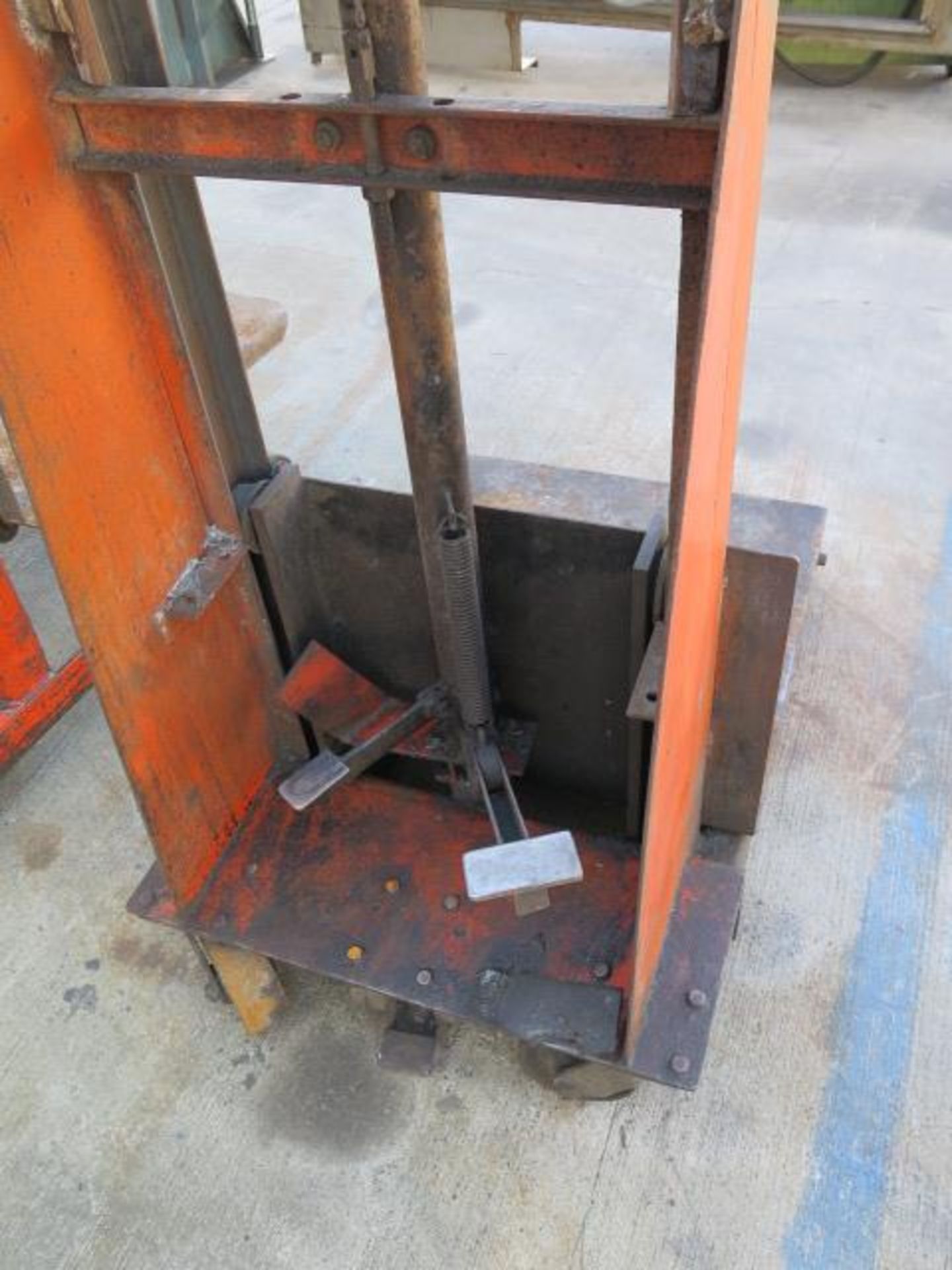 Economy 1000 Lb Cap Hudraulic Die Lift (SOLD AS-IS - NO WARRANTY) - Image 4 of 5