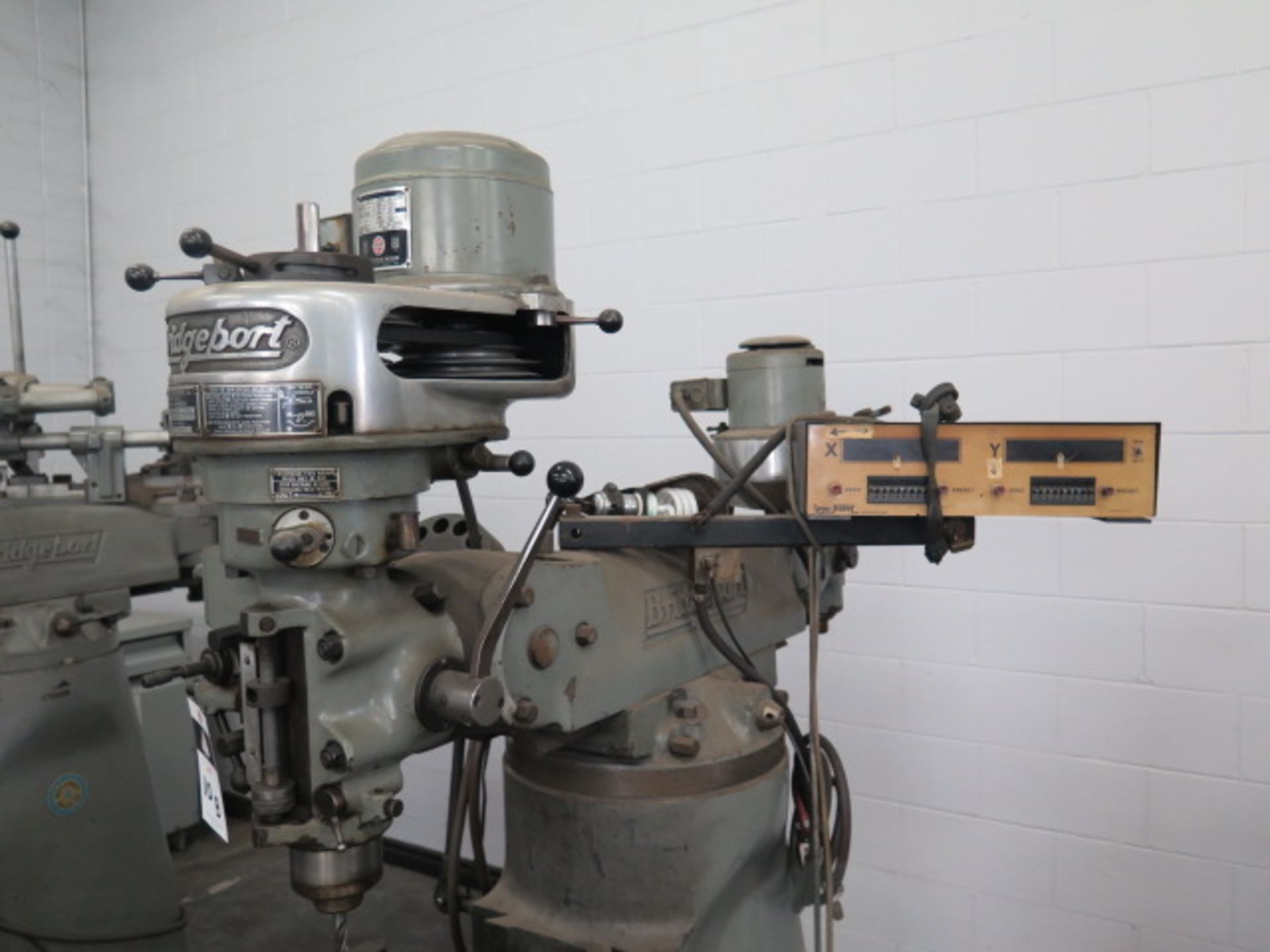 Bridgeport Vertical Mill s/n 88019 w/ Heidenhain DRO, 1Hp Motor, 80-2720 RPM, 8-Speeds, SOLD AS IS - Image 3 of 13