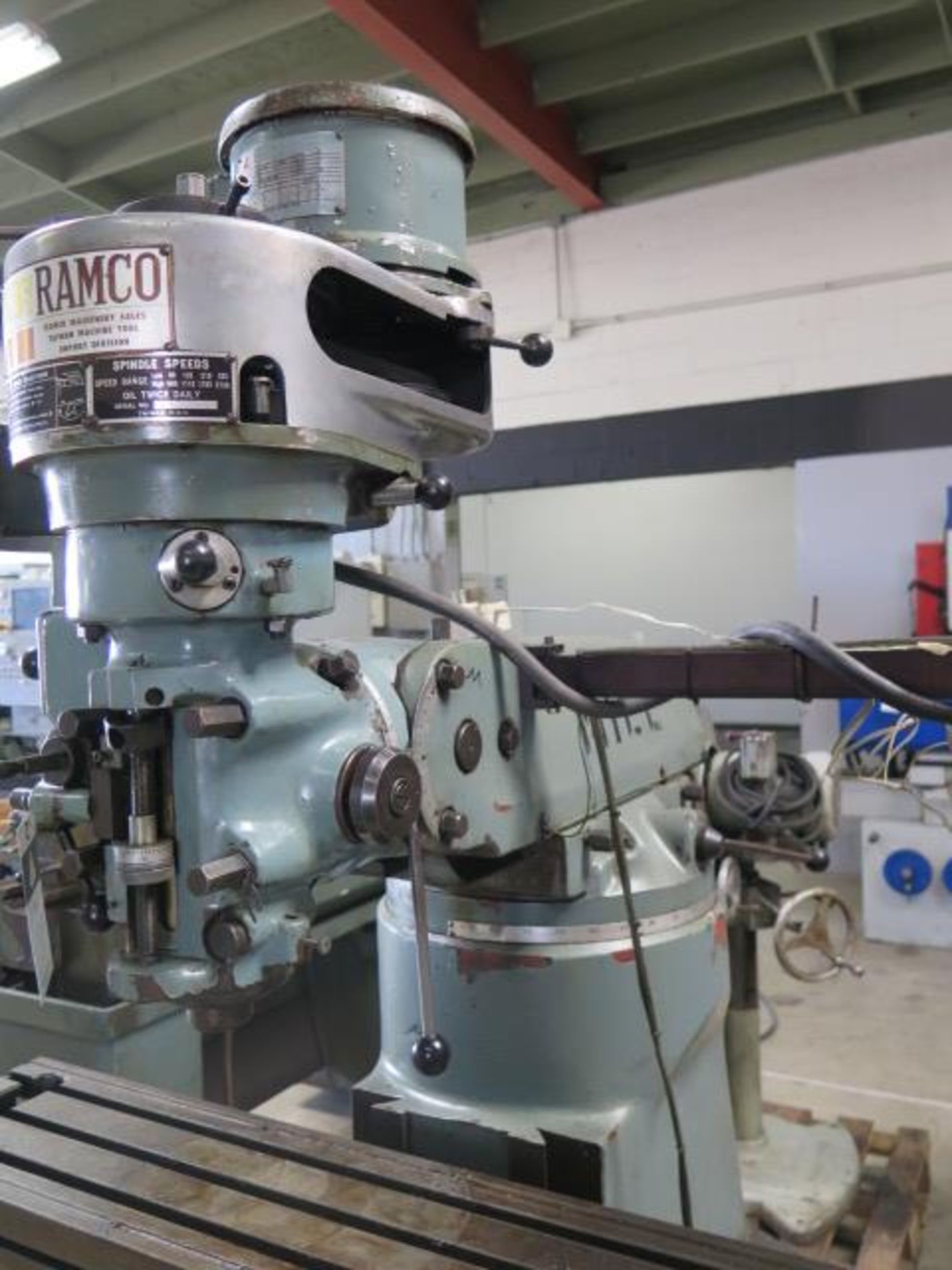 Ramco Vertical Mill s/n 811148 w/ Mitutoyo DRO, 2Hp Motor, 80-2720 RPM, 9" x 42" Table (SOLD AS-IS - - Image 5 of 14