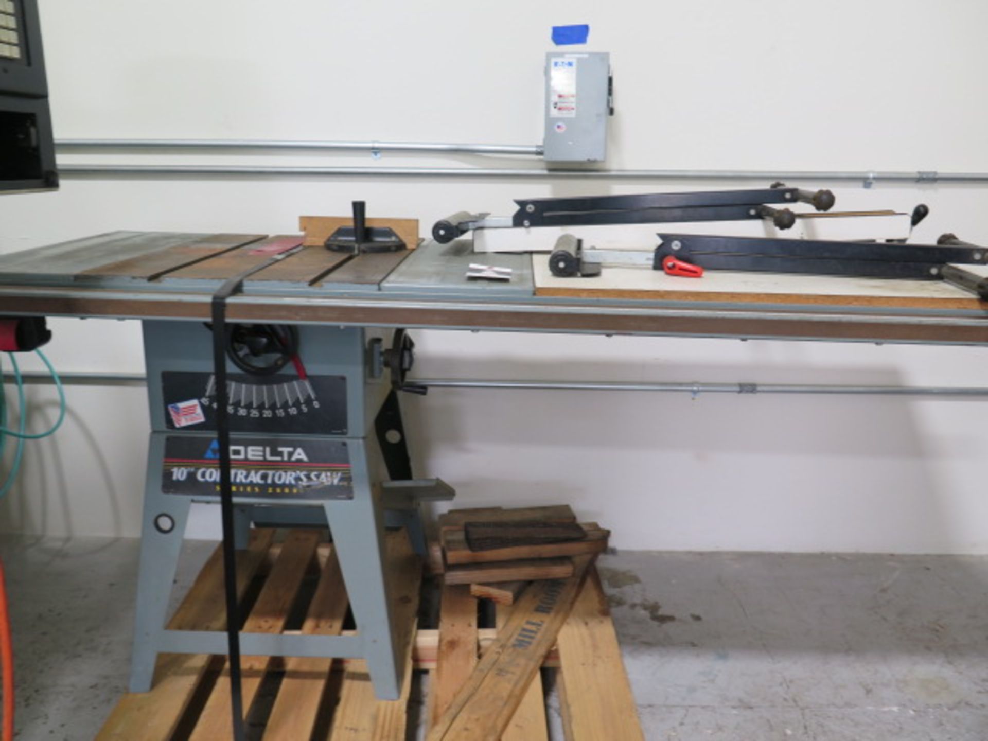 Delta Series 2000 10” Tilting Arbor Table Saw w/ Extended Table, Biesemeyer Fence System (Second