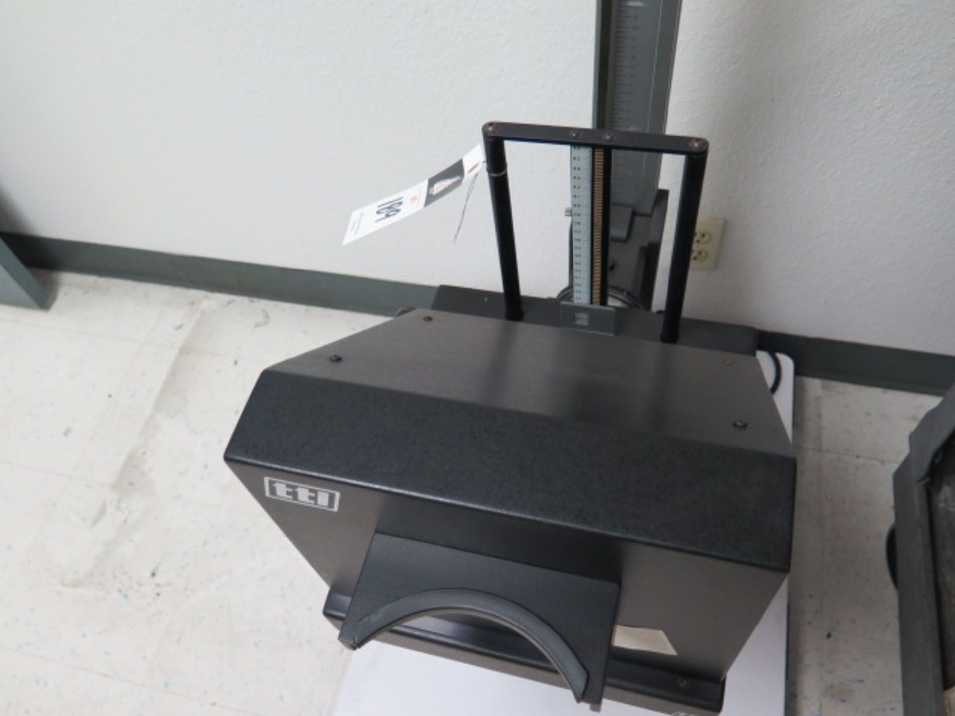 Poloroid Land Camera w/ Acces (SOLD AS-IS - NO WARRANTY) - Image 4 of 12