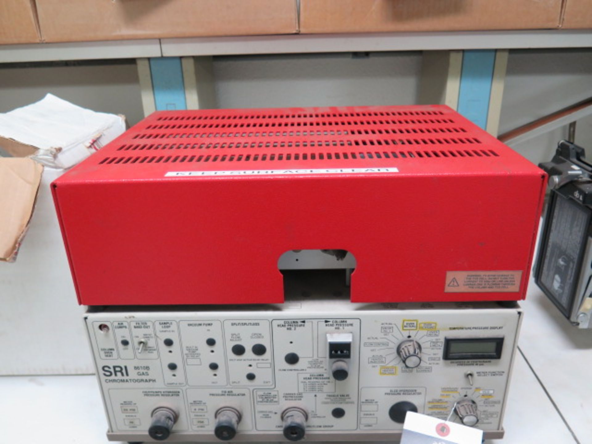 SRI 8610B Gas Chromatograph w/ Acces (SOLD AS-IS - NO WARRANTY) - Image 4 of 15