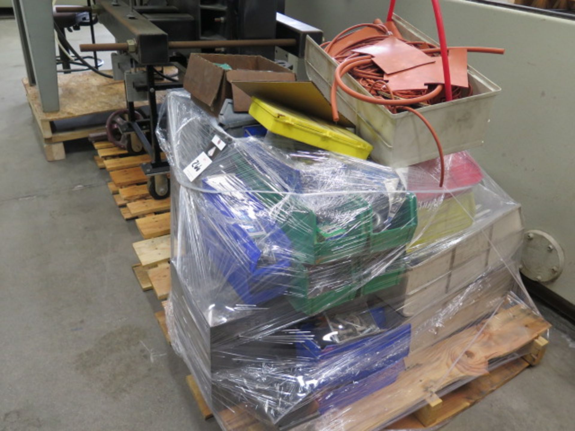 Pallet of Hardware and Misc (SOLD AS-IS - NO WARRANTY) - Image 2 of 5