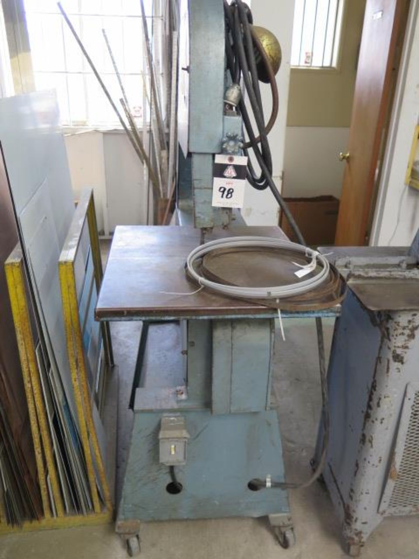 Lockformer mdl. 24S 24” Bett-Mar Vertical Band Saw s/n 5320 w/ 20 ½” x 22” Table, Stand, SOLD AS IS - Image 2 of 4