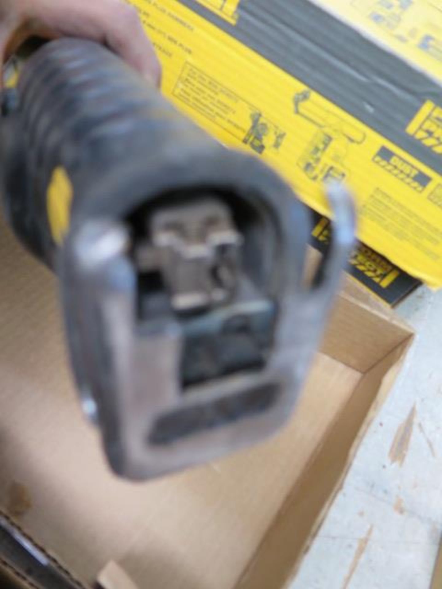 DeWalt DC305 36Volt Recipricating Saw (SOLD AS-IS - NO WARRANTY) - Image 4 of 5