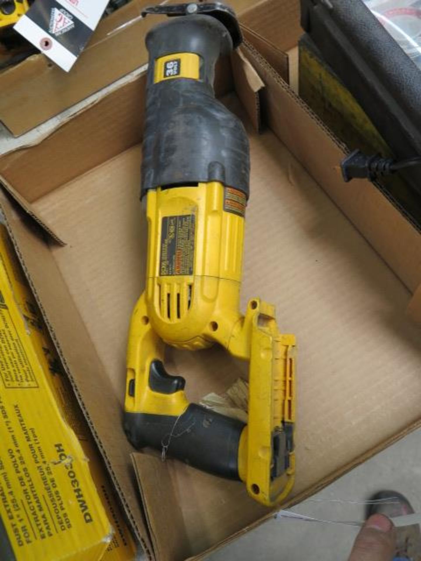 DeWalt DC305 36Volt Recipricating Saw (SOLD AS-IS - NO WARRANTY) - Image 2 of 5