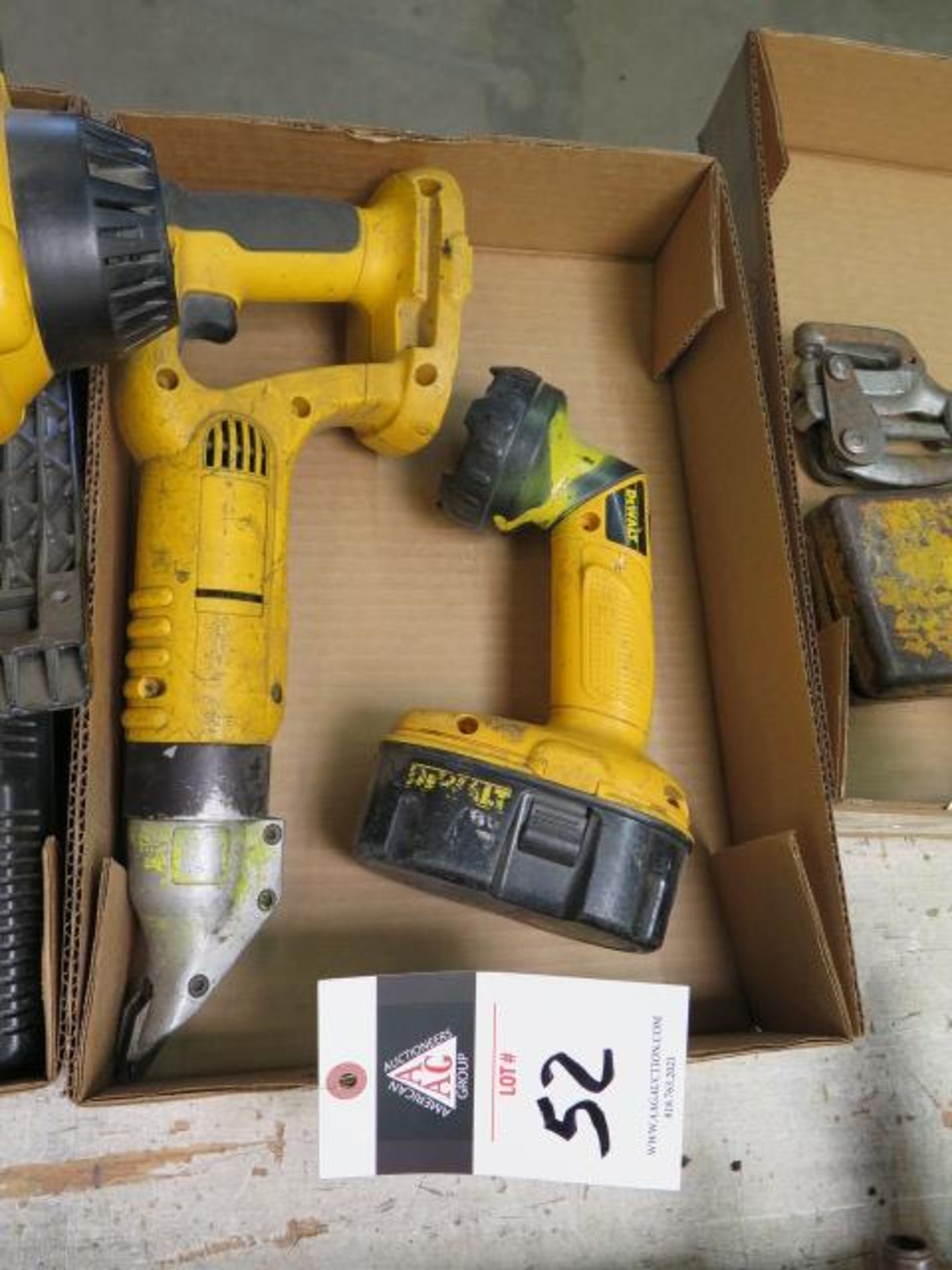 DeWalt 18Volt Tin Shear and Flashlight (SOLD AS-IS - NO WARRANTY)