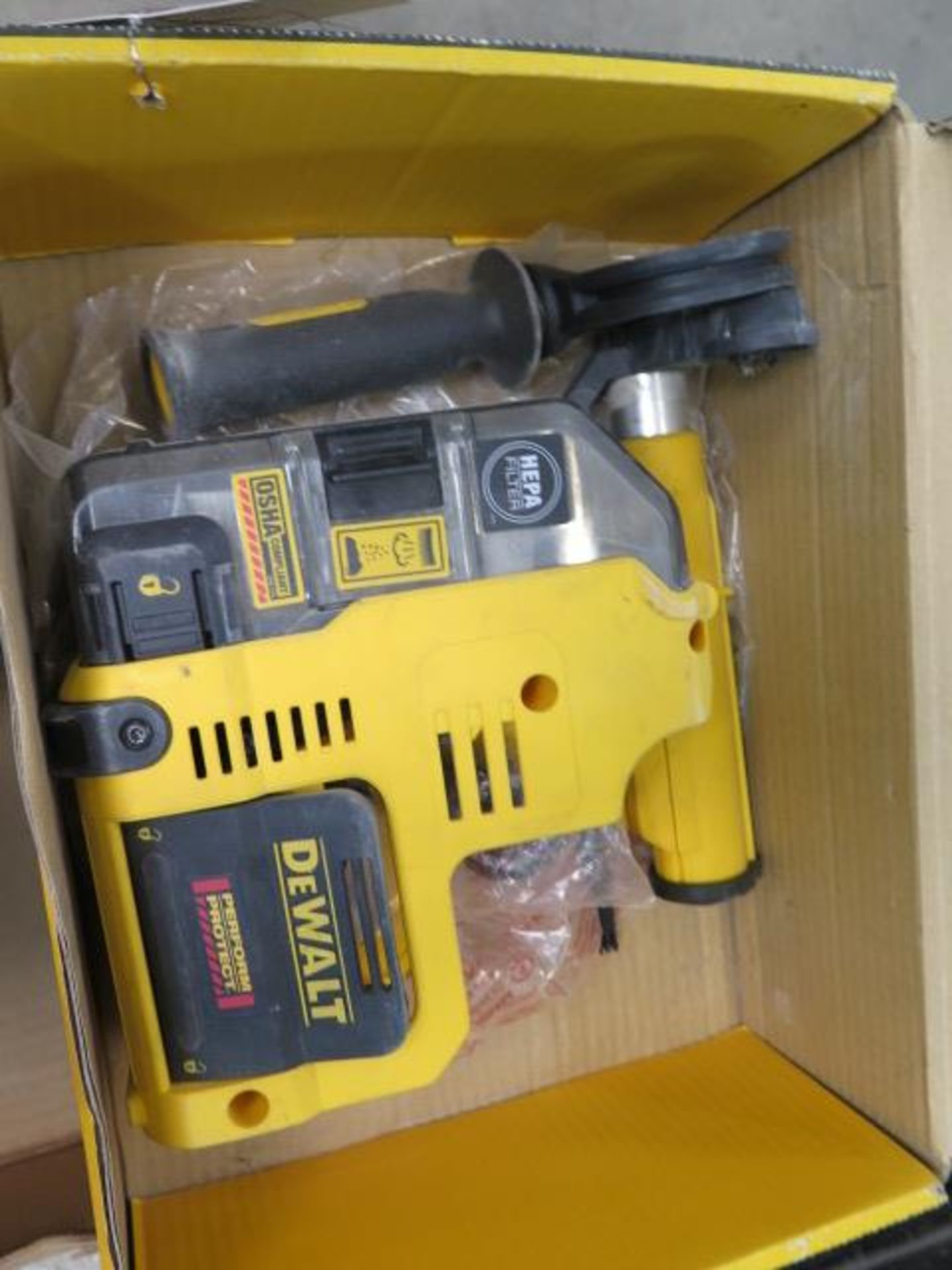 DeWalt DWH303DH Dust Extractors (2) (SOLD AS-IS - NO WARRANTY) - Bild 2 aus 7