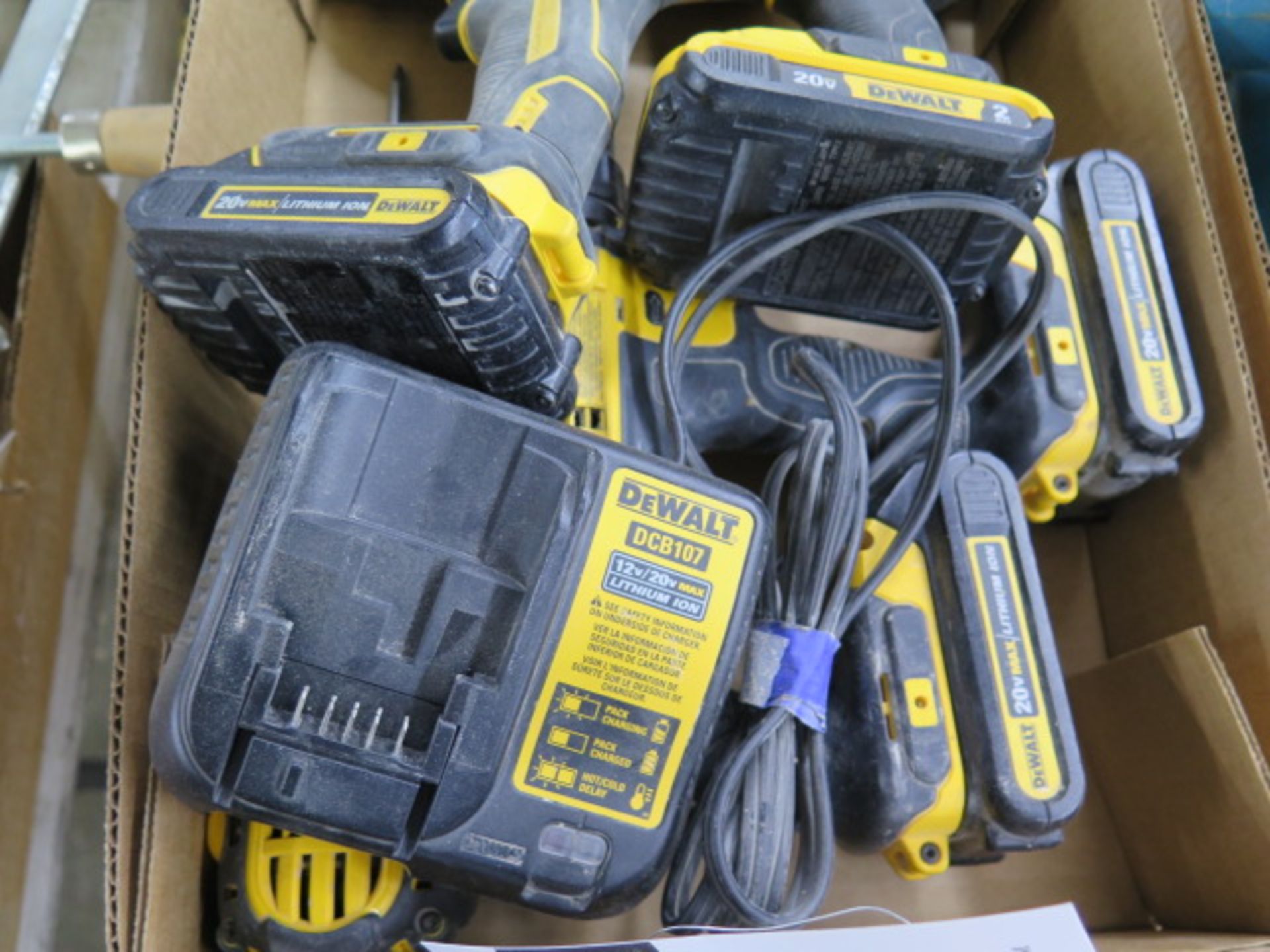 DeWalt 20Volt Cordless Drills (4) w/ Charger (SOLD AS-IS - NO WARRANTY) - Bild 4 aus 5