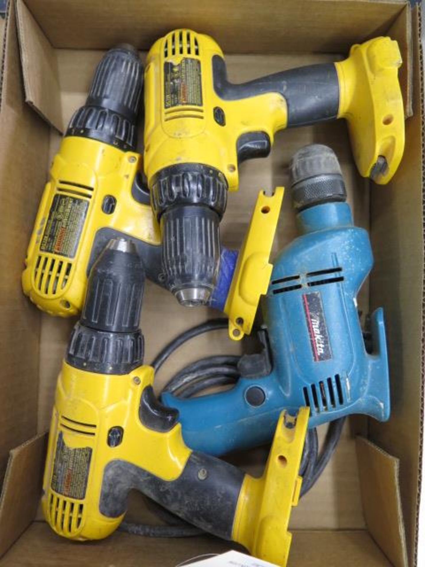 DeWalt 14.4Volt Cordless Drills (3) (NO CHARGER OR BARRERIES) and Makita Electric Drill (SOLD AS- - Bild 2 aus 4