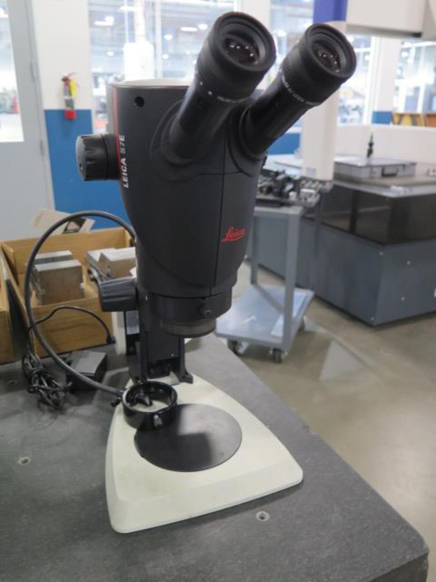 Leica “Sterozoom” Stereo Microscope s/n 1818190006 w/ Fiber Optic Light Source (SOLD AS-IS - NO - Image 2 of 8