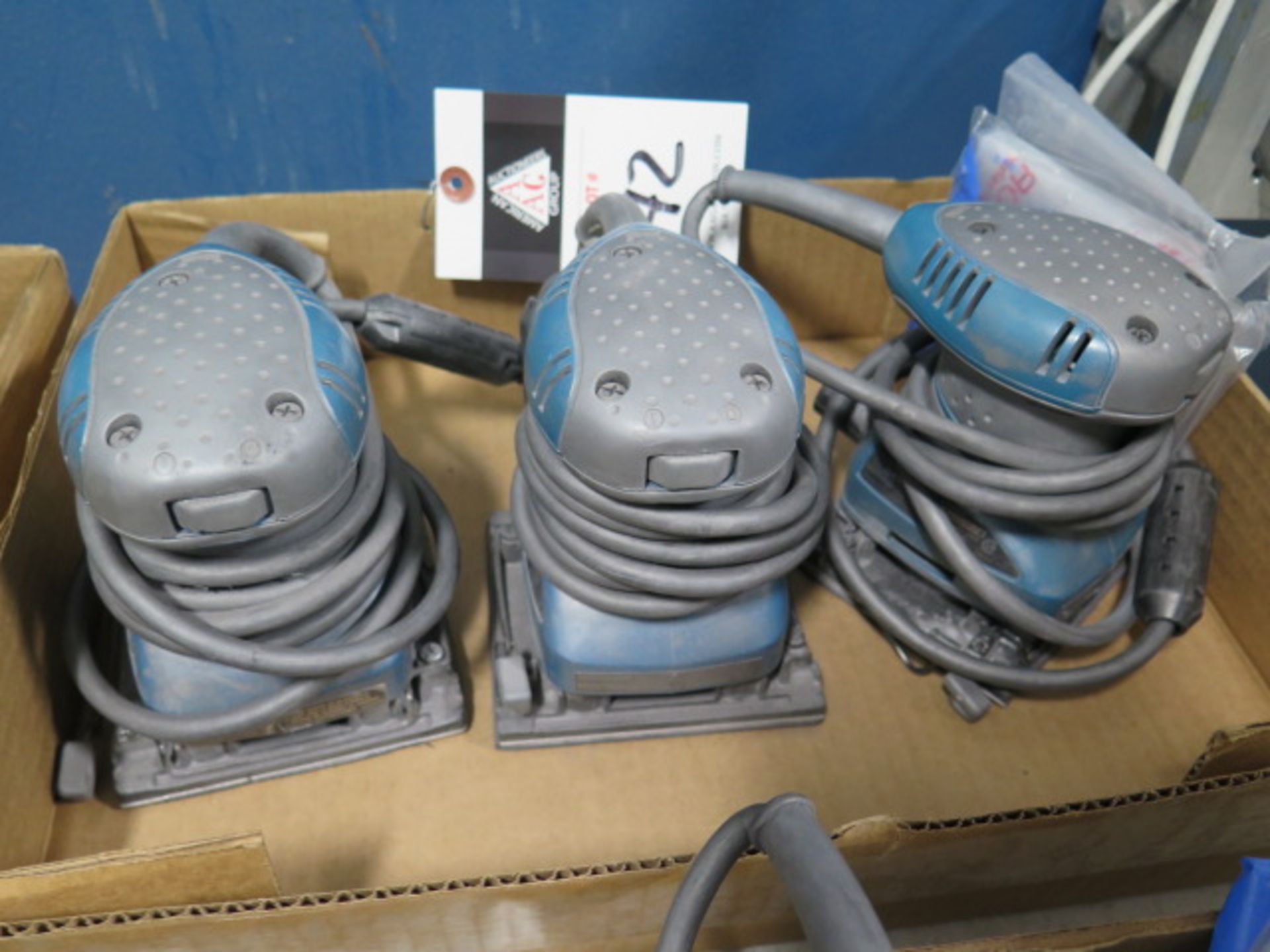 Makita Pad Sanders (3) (SOLD AS-IS - NO WARRANTY) - Image 2 of 4