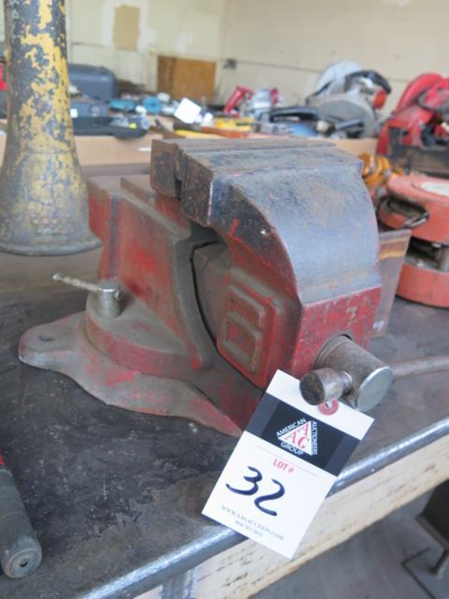 6" Bench Vise (SOLD AS-IS - NO WARRANTY)