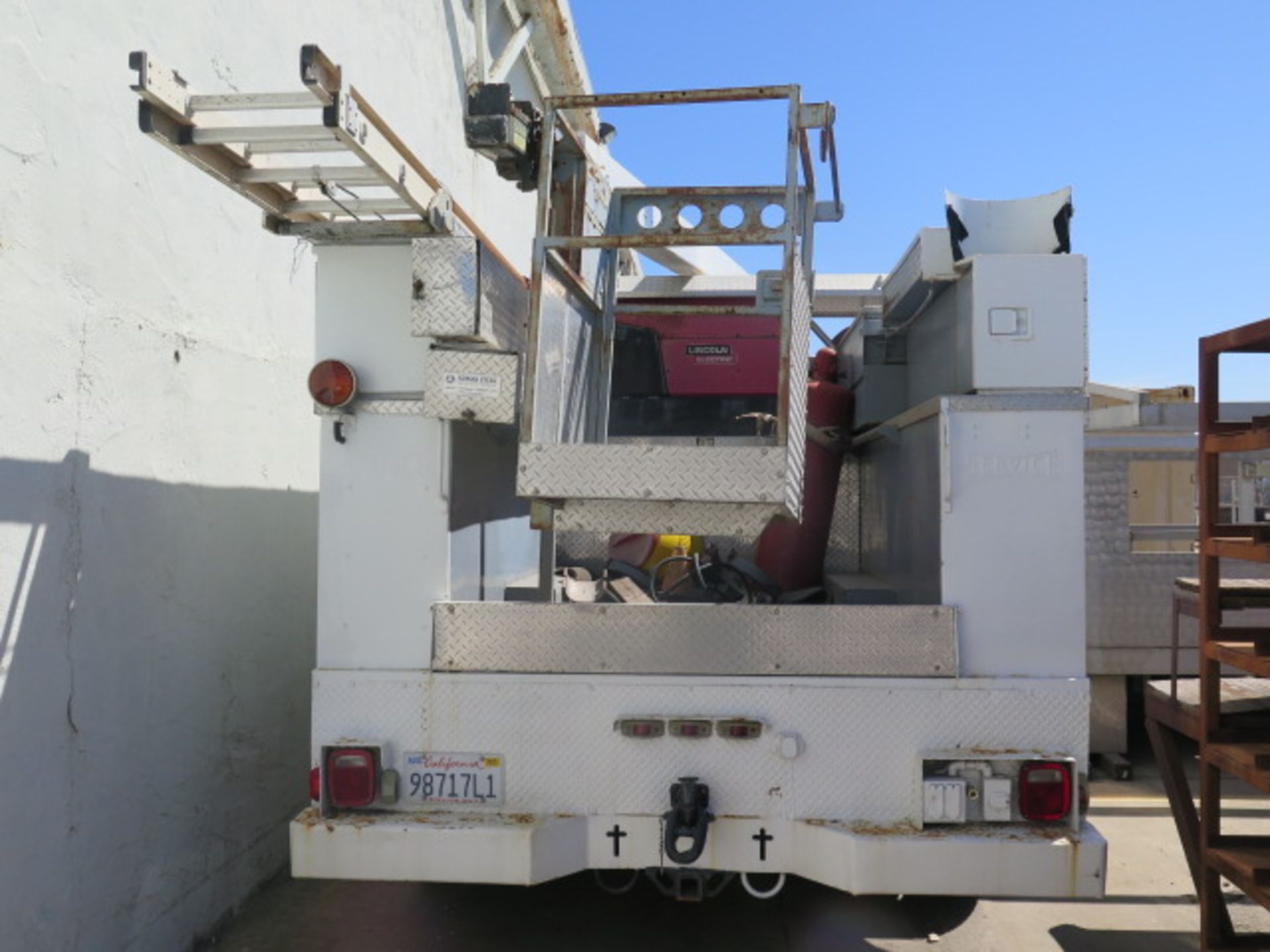 Ford 370-2V Basket Boom Lift Srv Truck Lisc# 98717L1 w/ Diesel,5-Sp Manual,NOT FOR CA USE,SOLD AS IS - Image 5 of 21